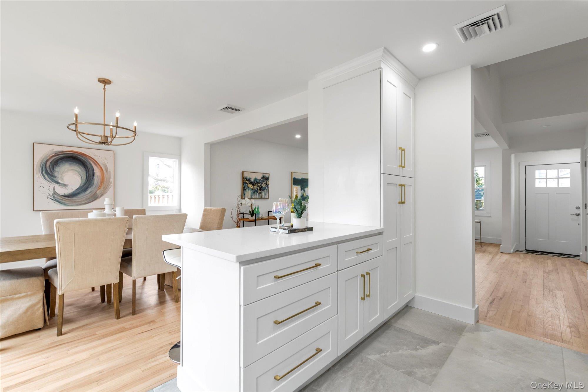 #12 photo, 513 Dee Court, ناسو East Meadow , NY 11554