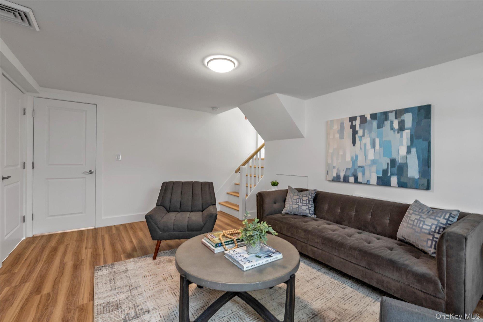 #19 photo, 513 Dee Court, ناسو East Meadow , NY 11554