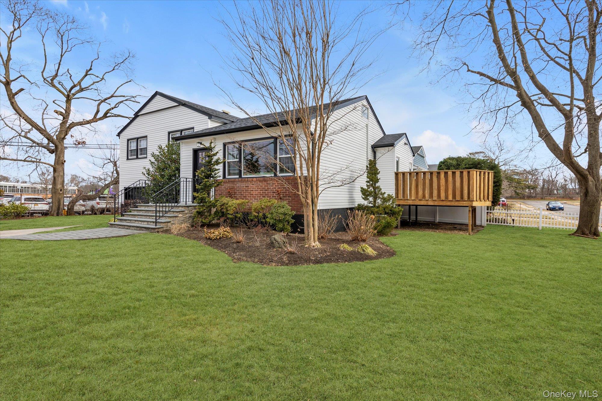 #2 photo, 513 Dee Court, ناسو East Meadow , NY 11554