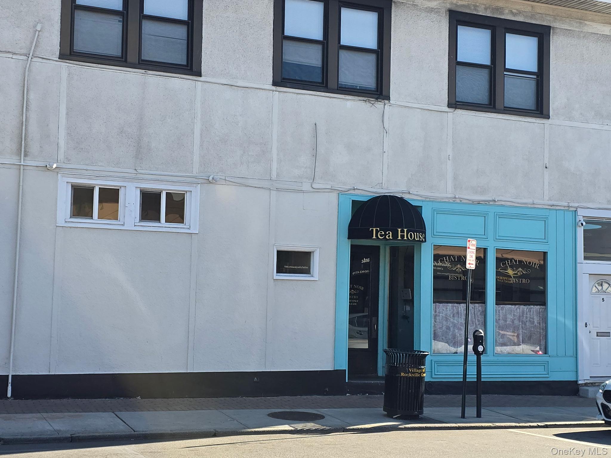 #4 photo, 228 Merrick Road, Rockville Centre , NY 11570