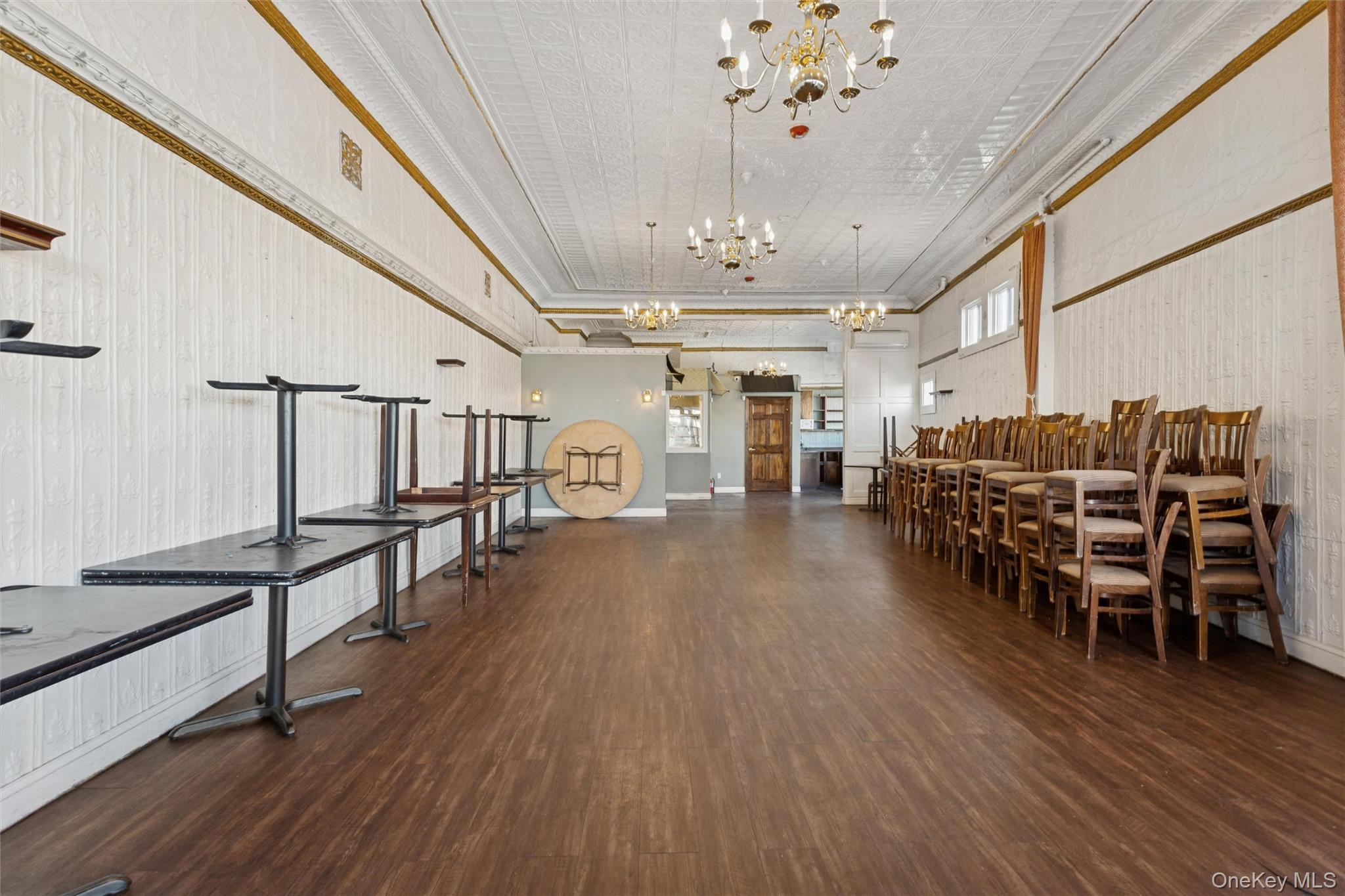 #8 photo, 228 Merrick Road, Rockville Centre , NY 11570