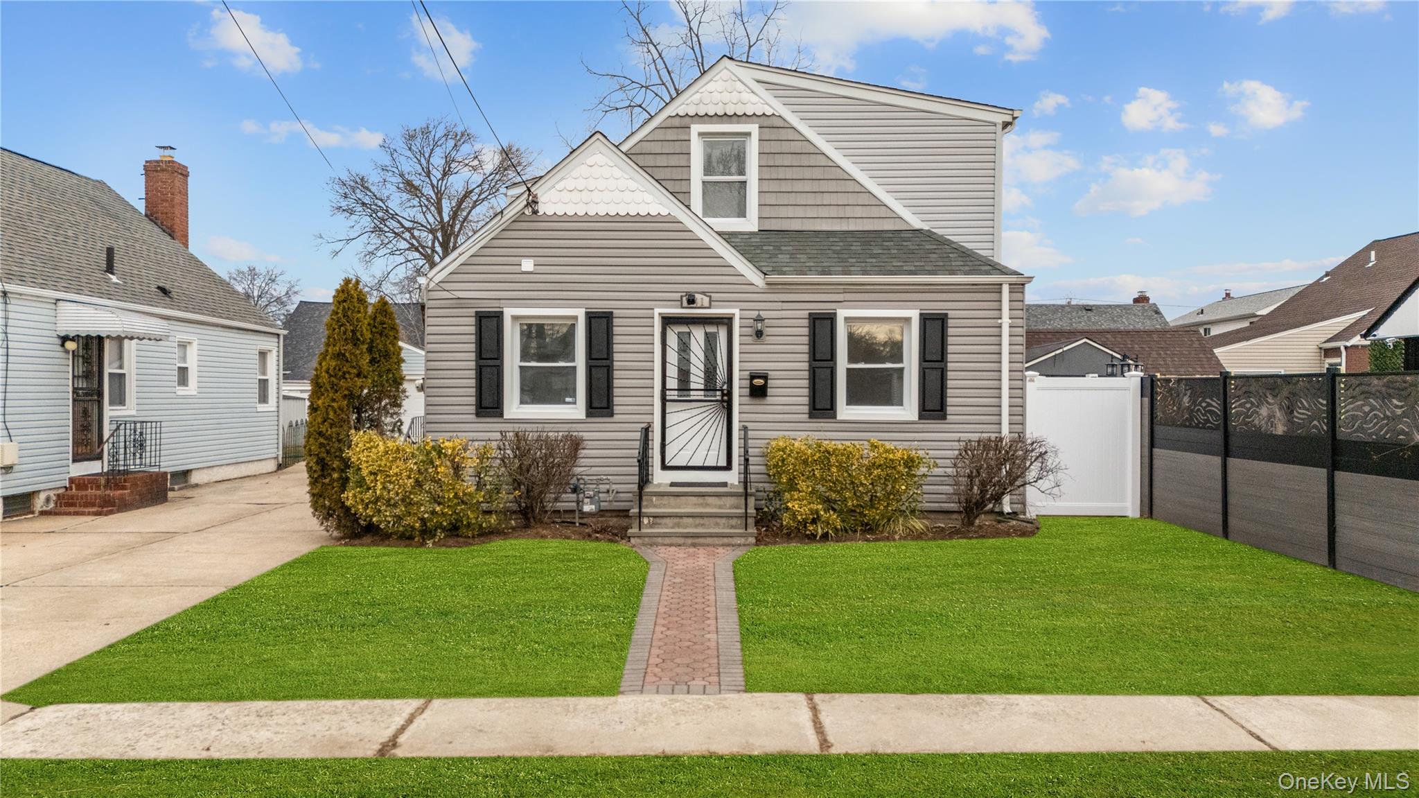 #1 photo, 141 Booth Street, 롱 아일랜드 Hempstead , NY 11550