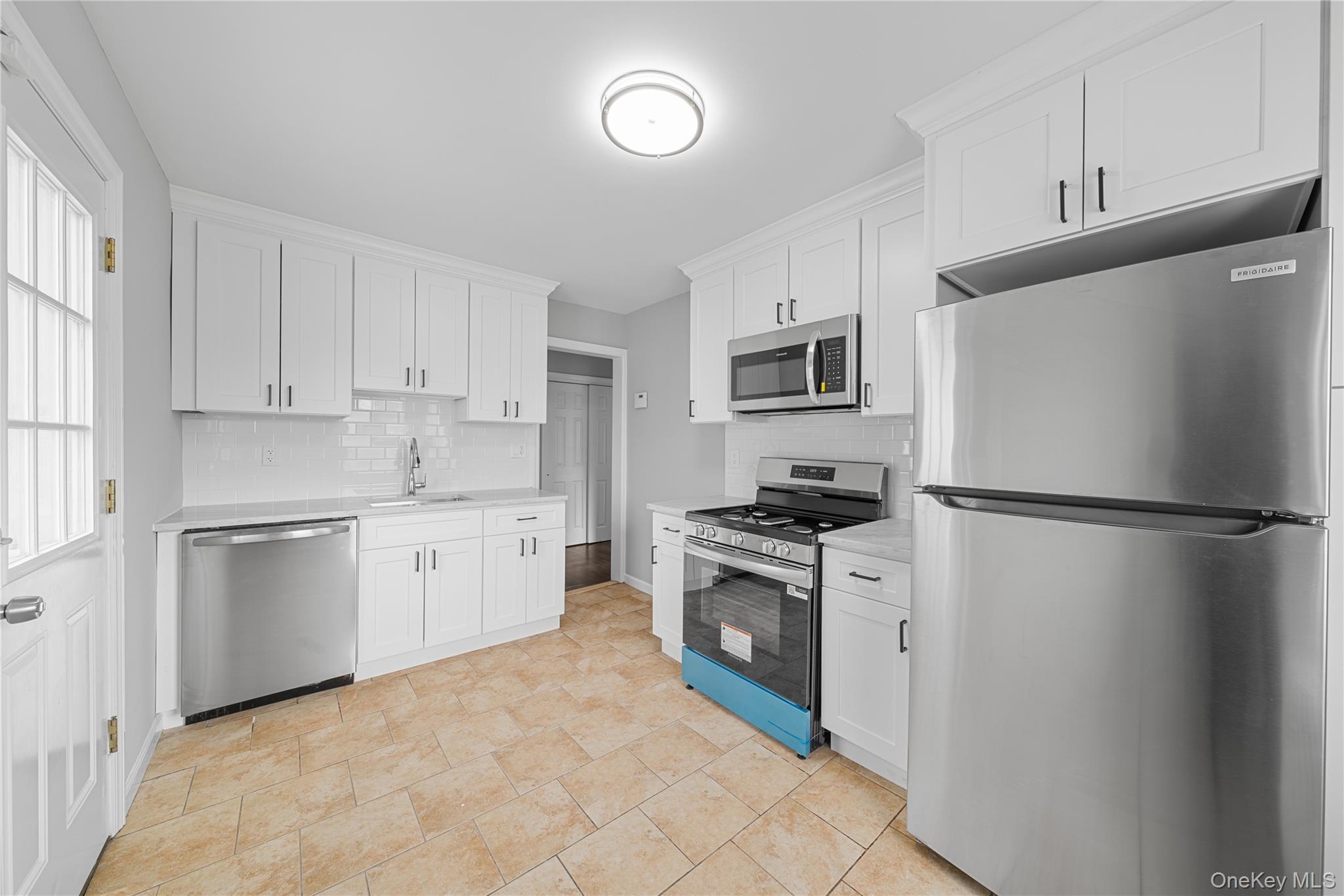 #10 photo, 141 Booth Street, 롱 아일랜드 Hempstead , NY 11550