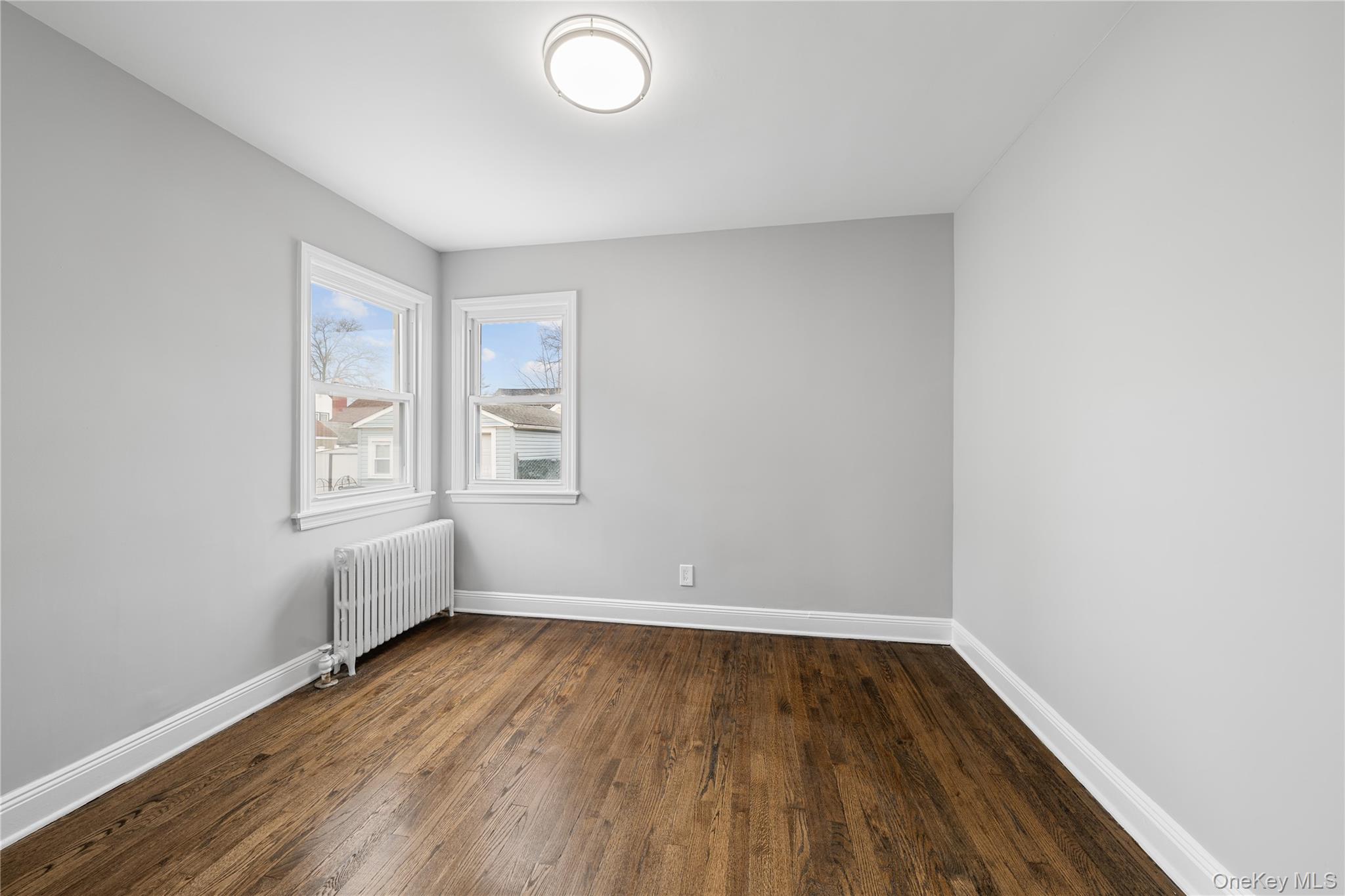 #8 photo, 141 Booth Street, 롱 아일랜드 Hempstead , NY 11550