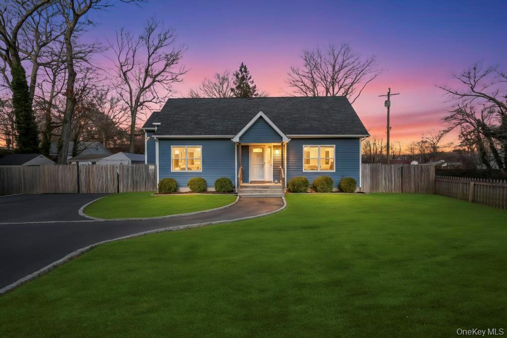 #1 photo, 145A Hampton Avenue, מחוז סאפוק Mastic , NY 11950