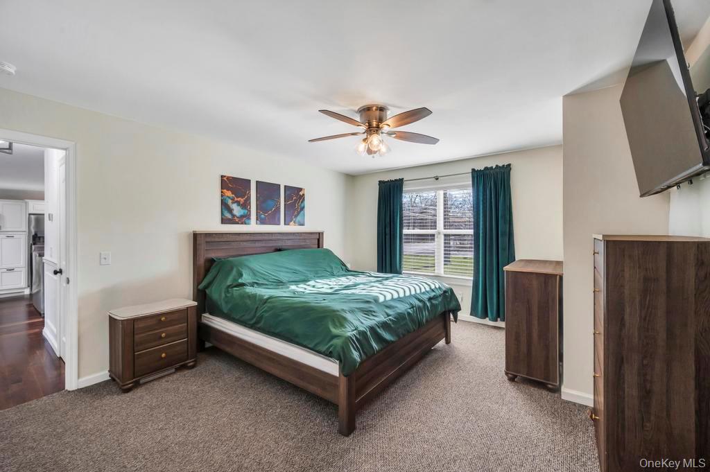 #16 photo, 145A Hampton Avenue, מחוז סאפוק Mastic , NY 11950