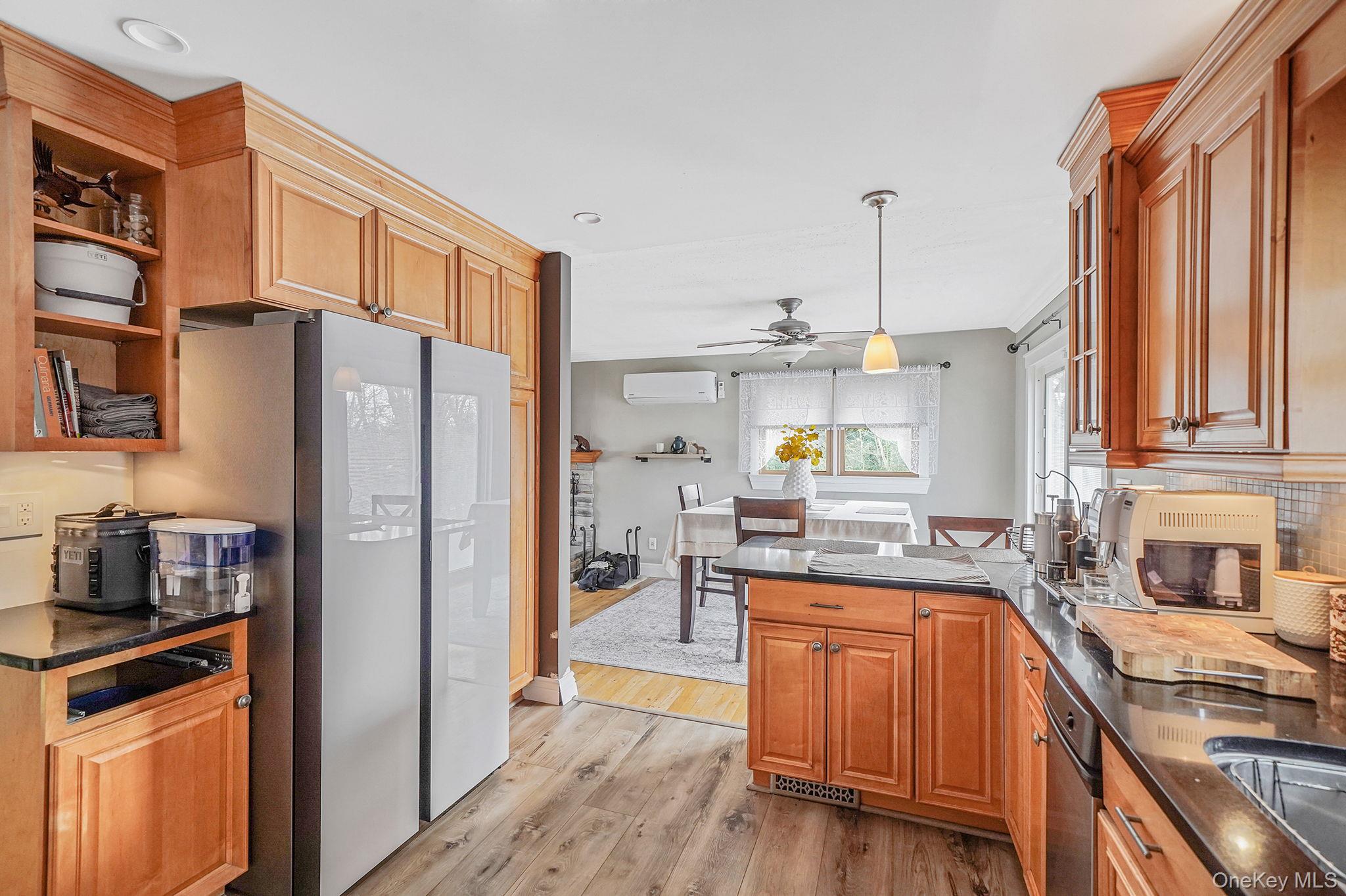 #14 photo, 38 Groveland Park Boulevard, सफ़ोक काउंटी Sound Beach , NY 11789