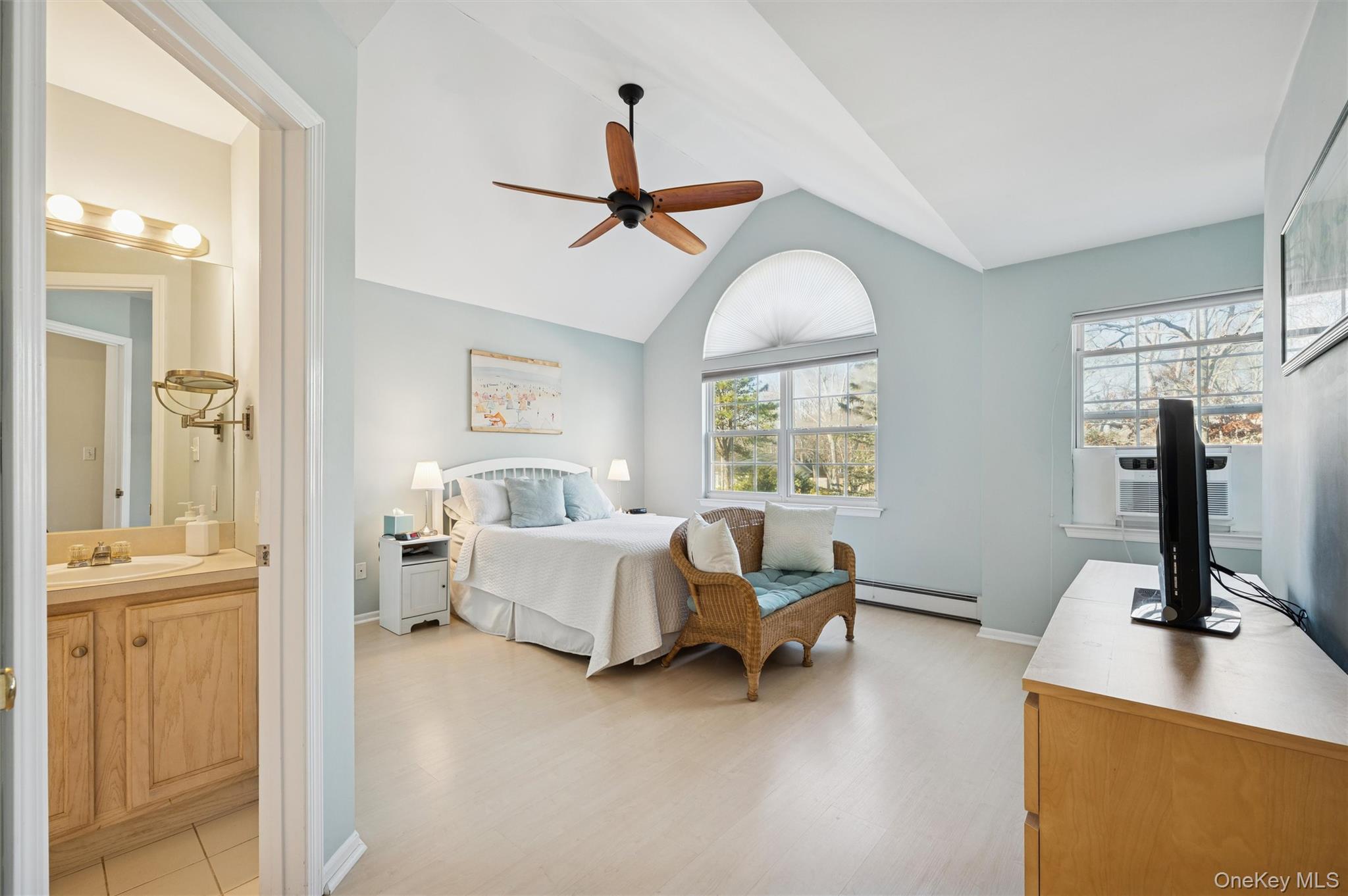 #10 photo, 7 Huckleberry Lane, מחוז סאפוק Hampton Bays , NY 11946