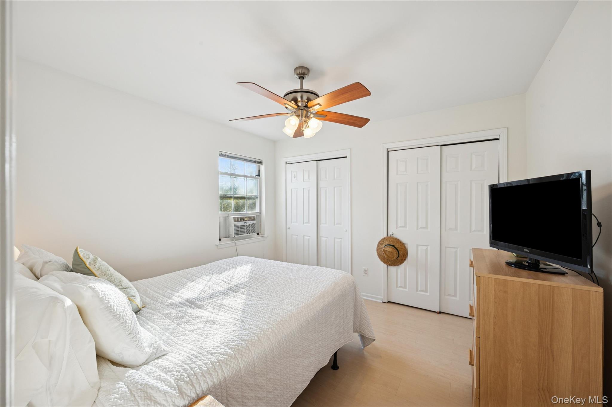 #12 photo, 7 Huckleberry Lane, מחוז סאפוק Hampton Bays , NY 11946