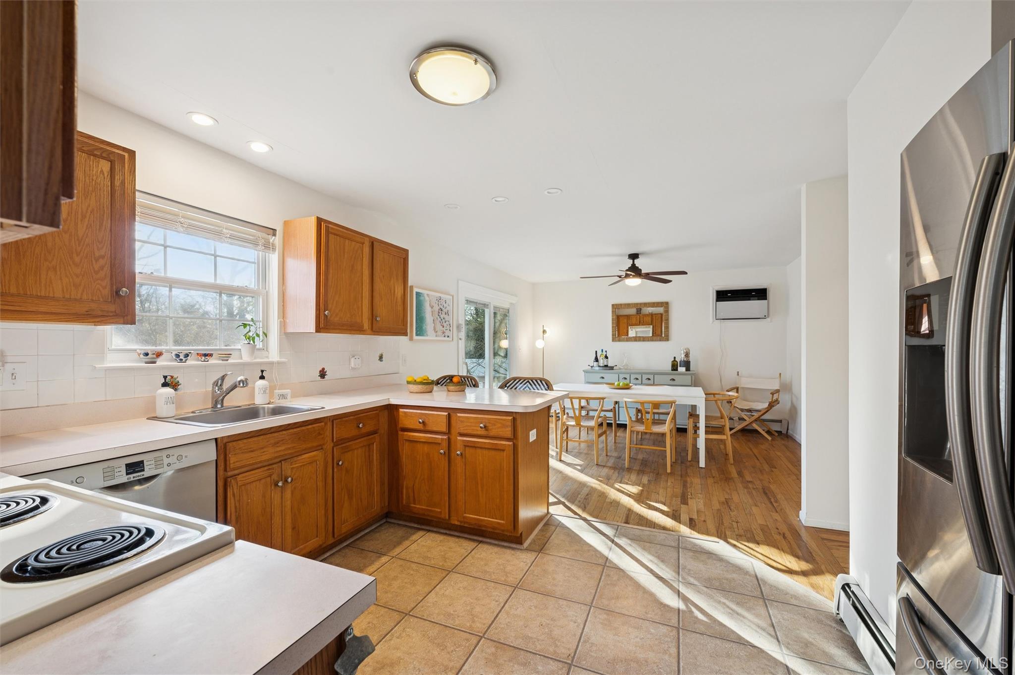 #7 photo, 7 Huckleberry Lane, מחוז סאפוק Hampton Bays , NY 11946