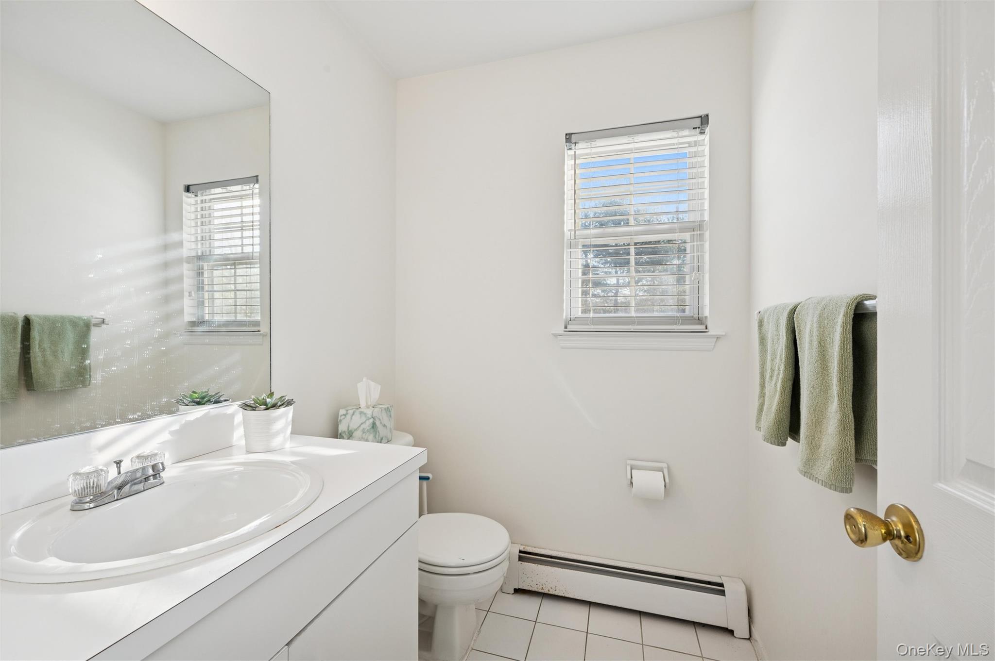 #8 photo, 7 Huckleberry Lane, מחוז סאפוק Hampton Bays , NY 11946