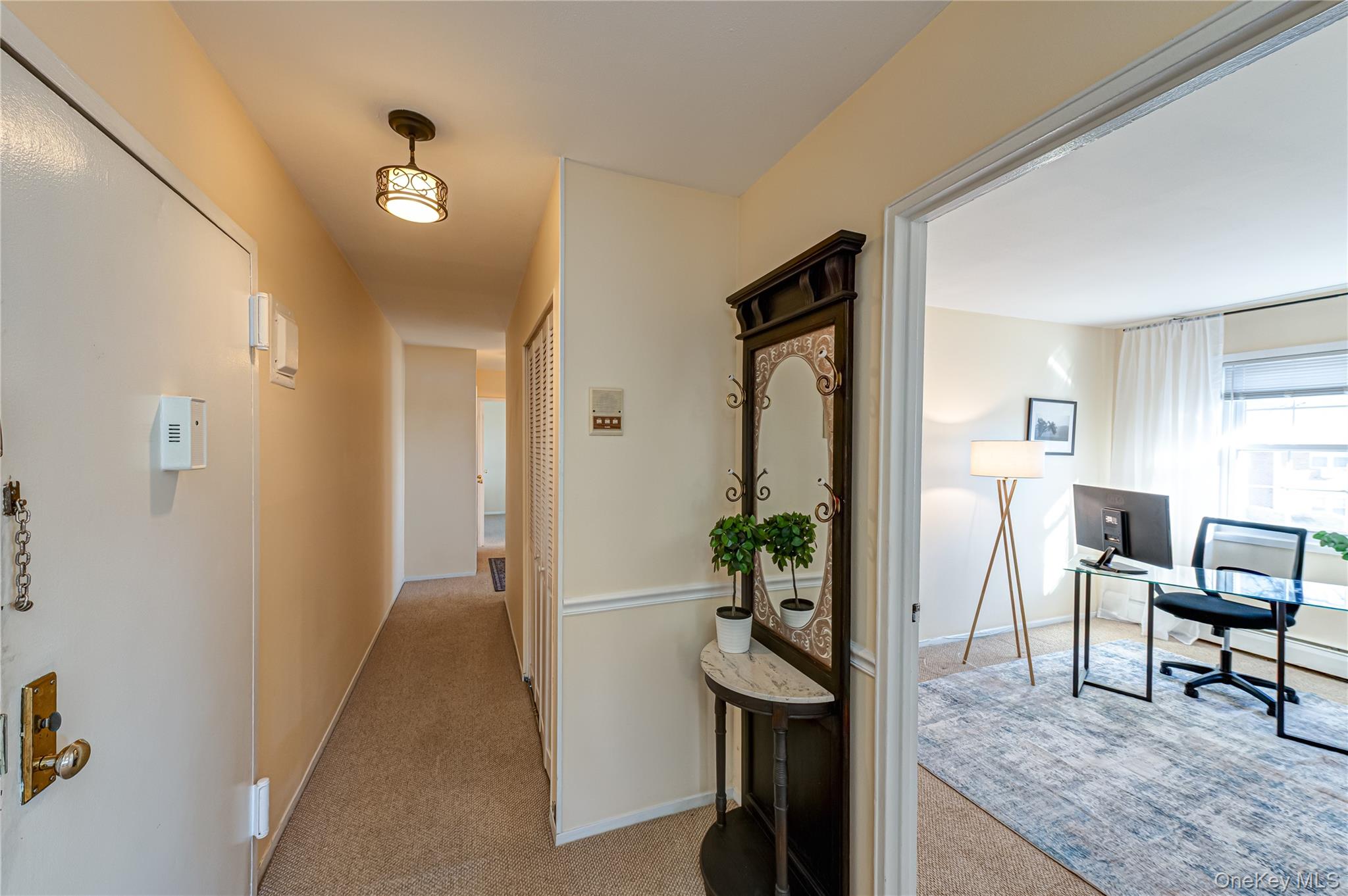 #10 photo, 460 Old Town Road, 東長島 Port Jefferson Station , NY 11776