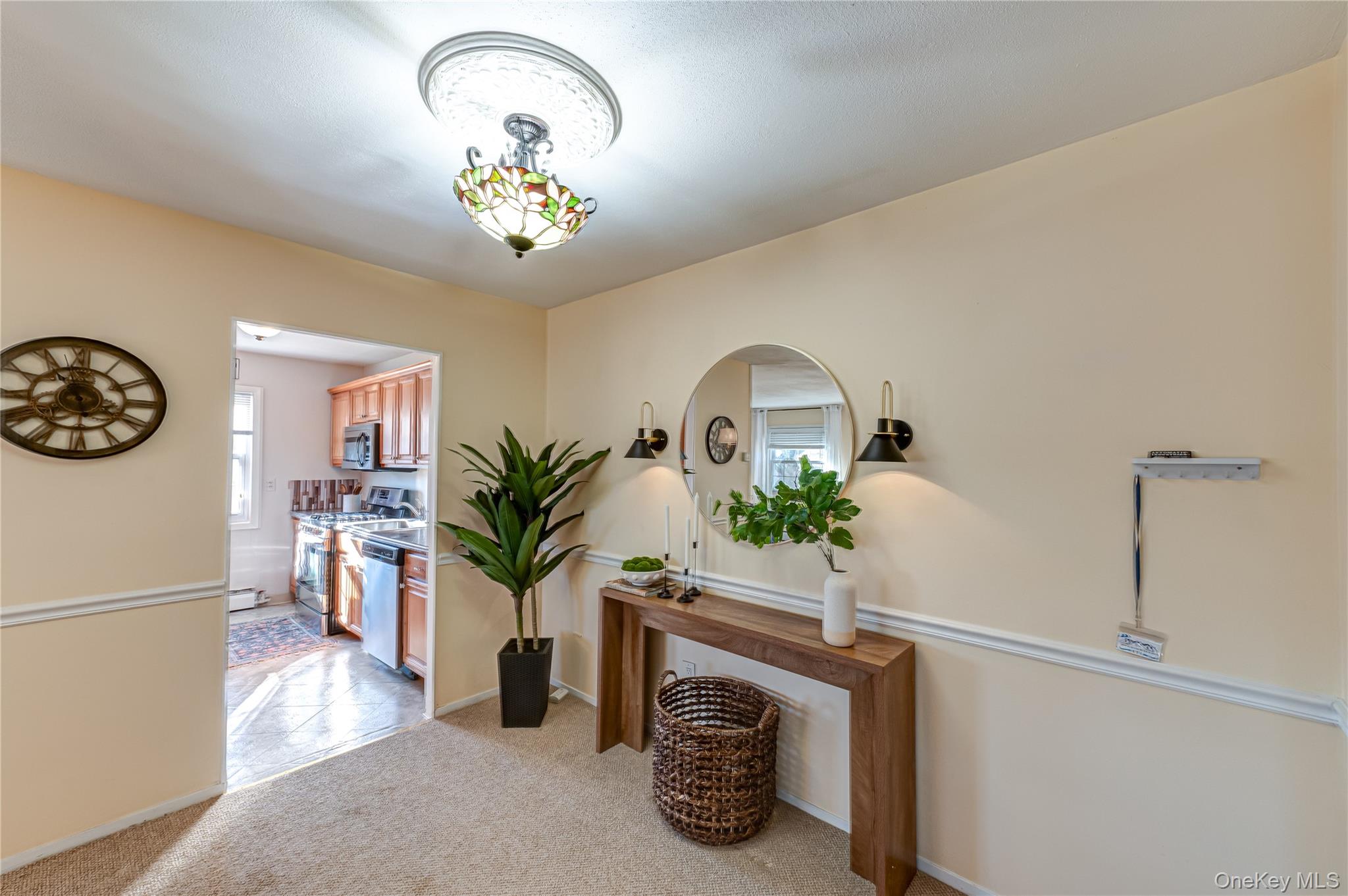 #11 photo, 460 Old Town Road, 東長島 Port Jefferson Station , NY 11776