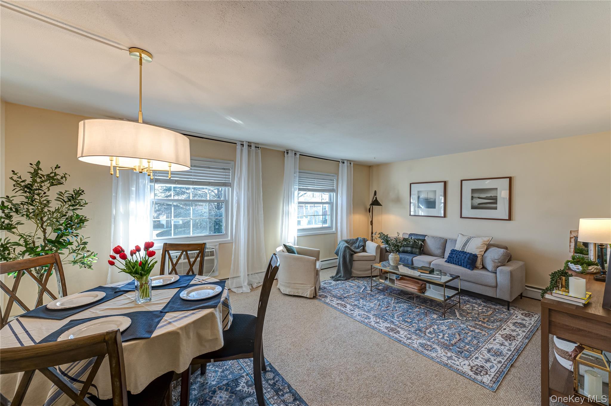 #13 photo, 460 Old Town Road, 東長島 Port Jefferson Station , NY 11776