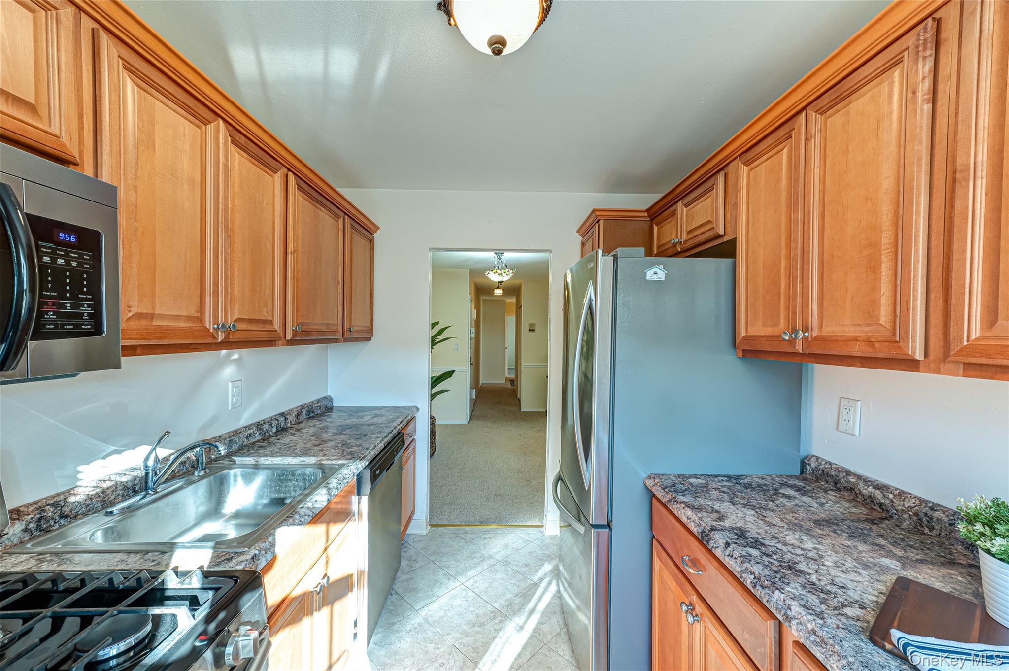 #5 photo, 460 Old Town Road, 東長島 Port Jefferson Station , NY 11776