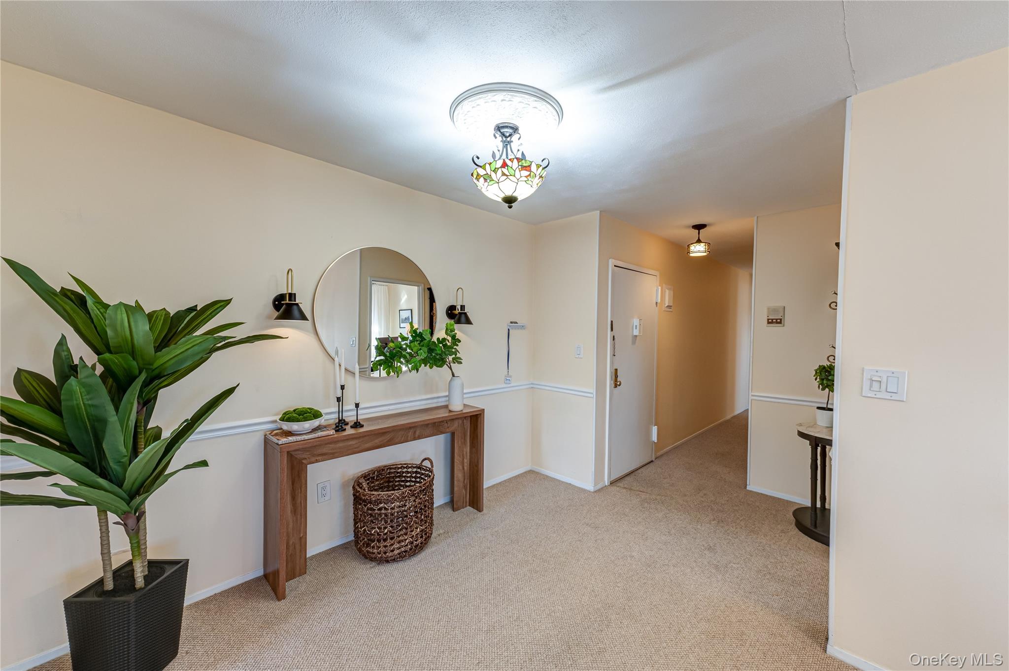 #9 photo, 460 Old Town Road, 東長島 Port Jefferson Station , NY 11776