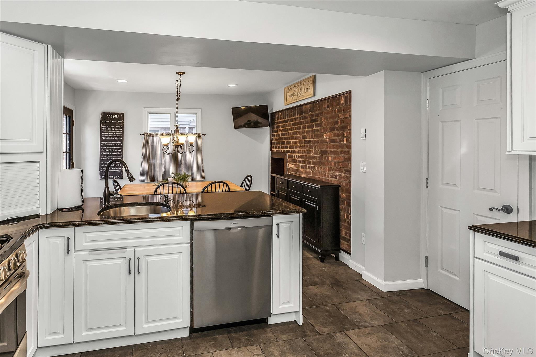 #10 photo, 14 Hawthorne Street, 롱 아일랜드 Lynbrook , NY 11563