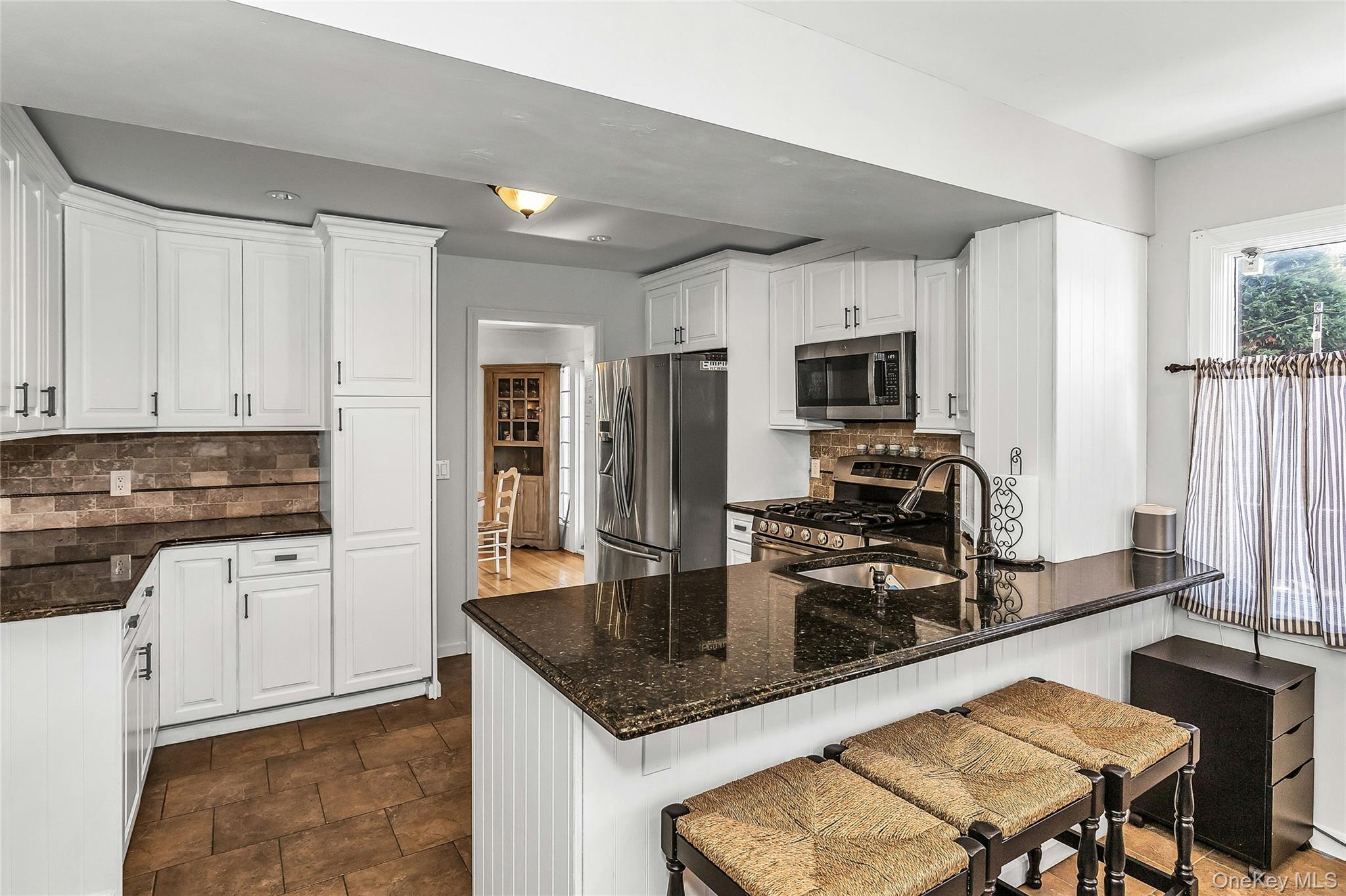 #11 photo, 14 Hawthorne Street, 롱 아일랜드 Lynbrook , NY 11563