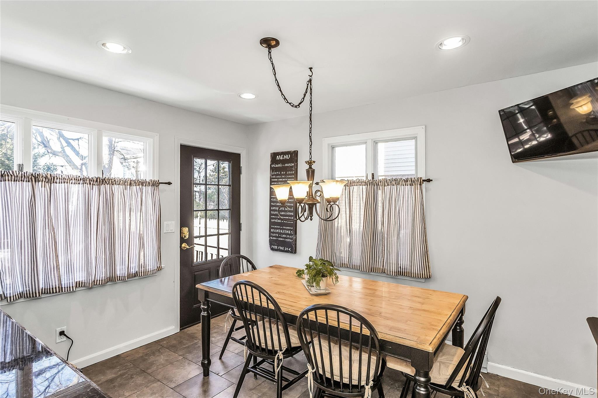 #12 photo, 14 Hawthorne Street, 롱 아일랜드 Lynbrook , NY 11563