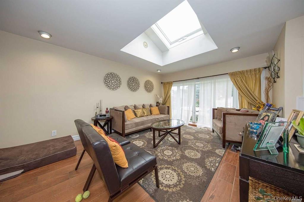 #4 photo, 413 Clearmeadow Drive, East Meadow , NY 11554