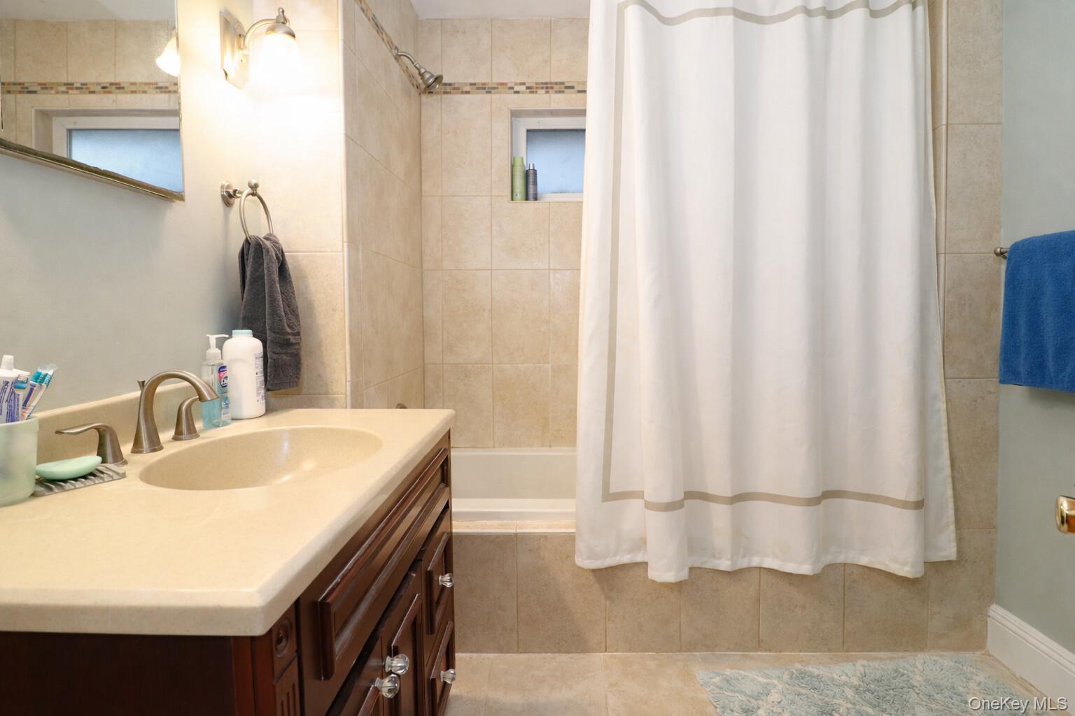 #20 photo, 226 N Forest Avenue, 롱 아일랜드 Rockville Centre , NY 11570