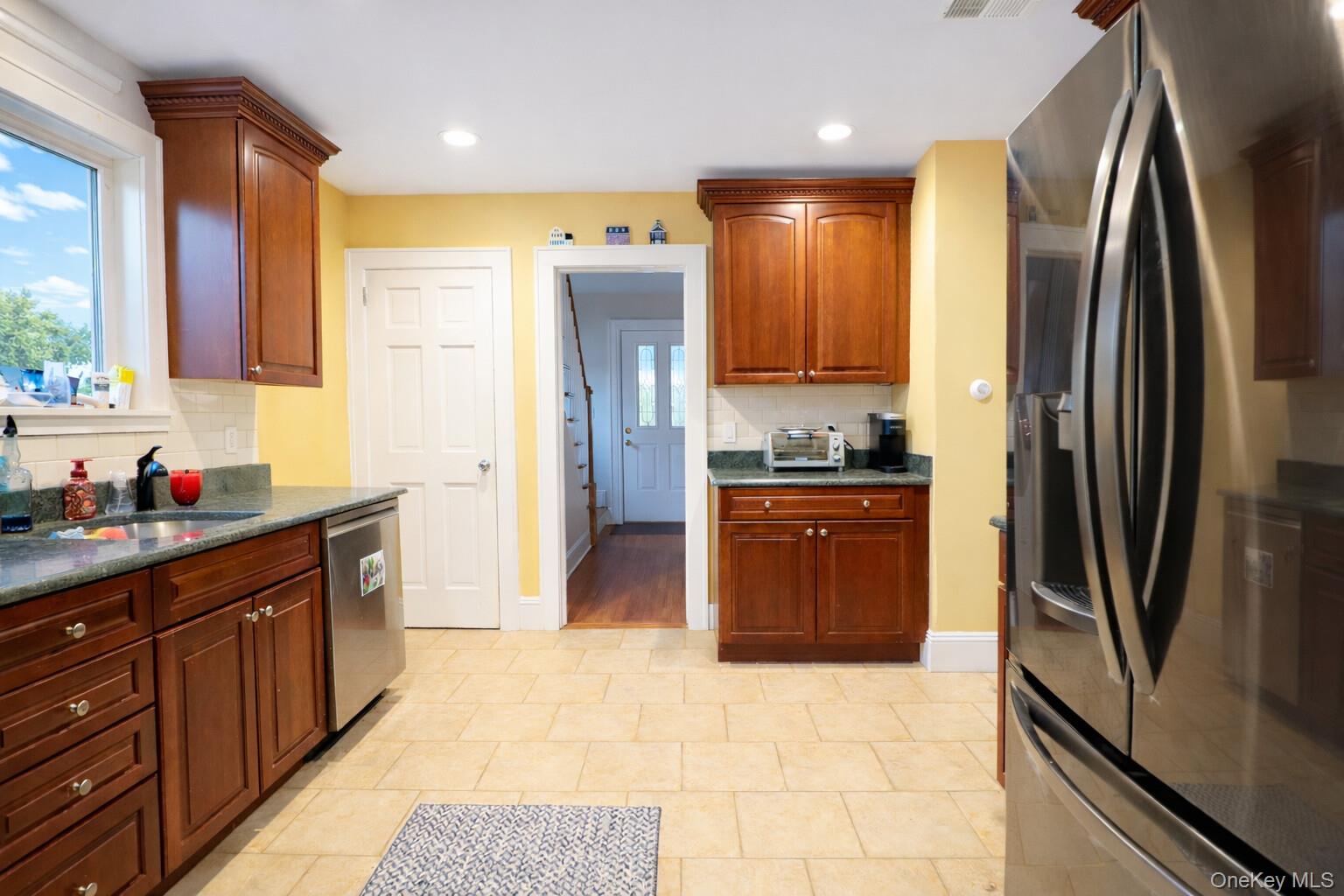 #8 photo, 226 N Forest Avenue, 롱 아일랜드 Rockville Centre , NY 11570