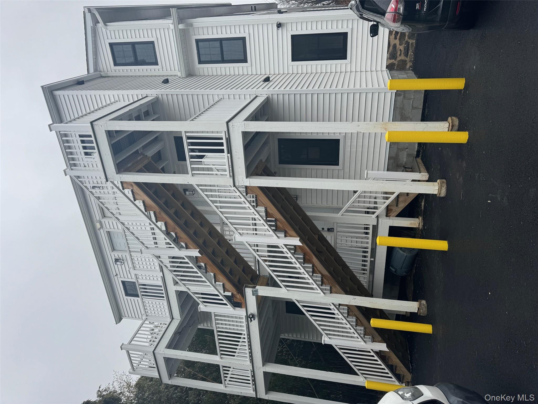 #13 photo, 544 Locust Avenue, Port Chester , NY 10573