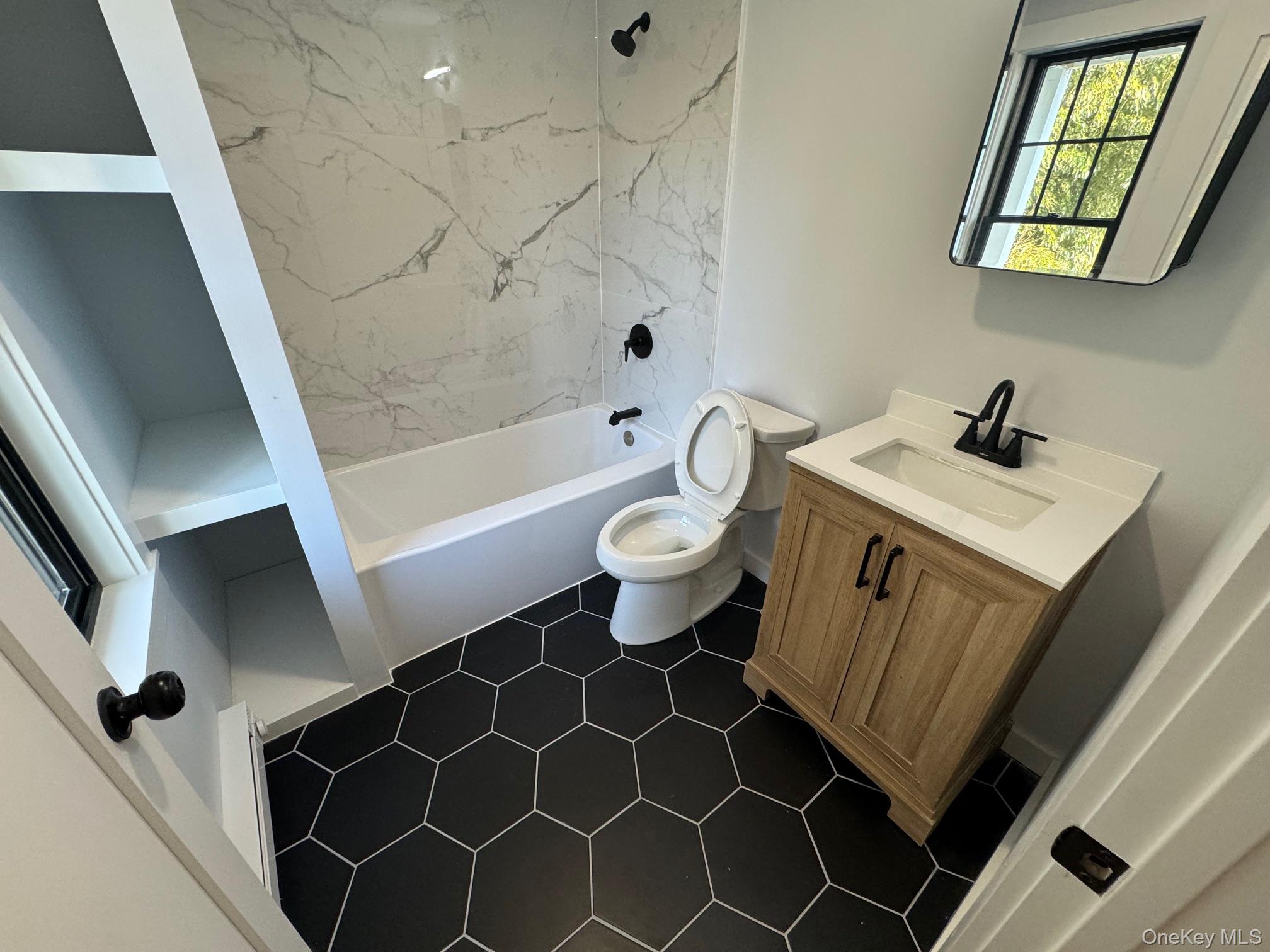 #7 photo, 544 Locust Avenue, Port Chester , NY 10573