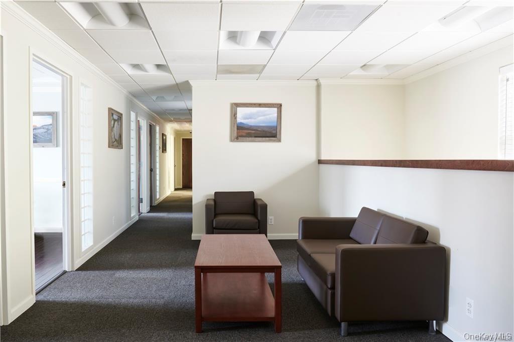 #2 photo, 51 Pondfield Road, برونكس Bronxville , NY 10708