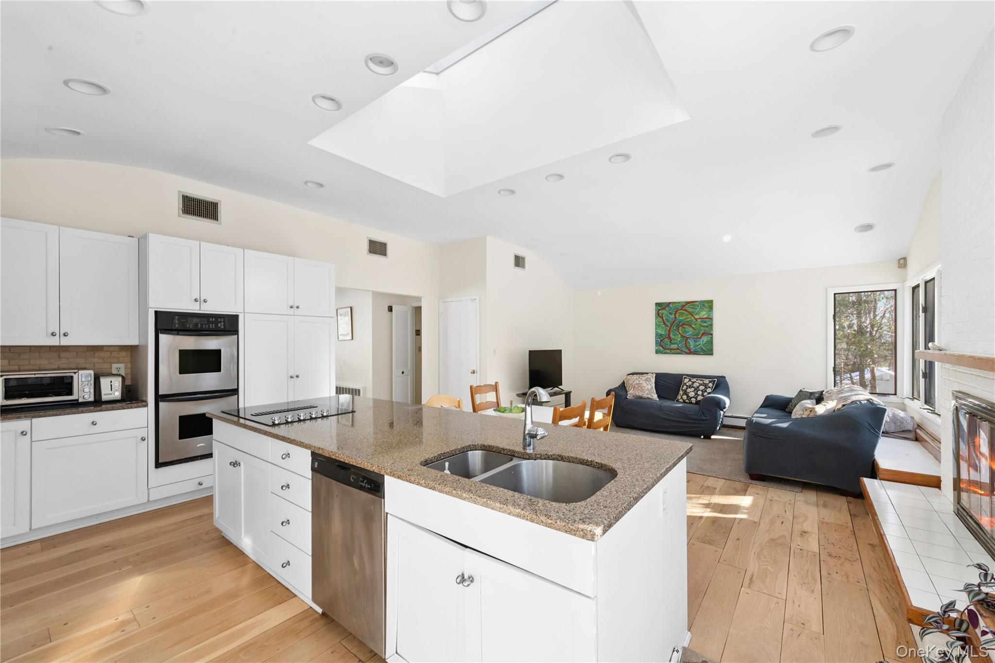 #8 photo, 56 Brandon Drive, Chappaqua , NY 10549