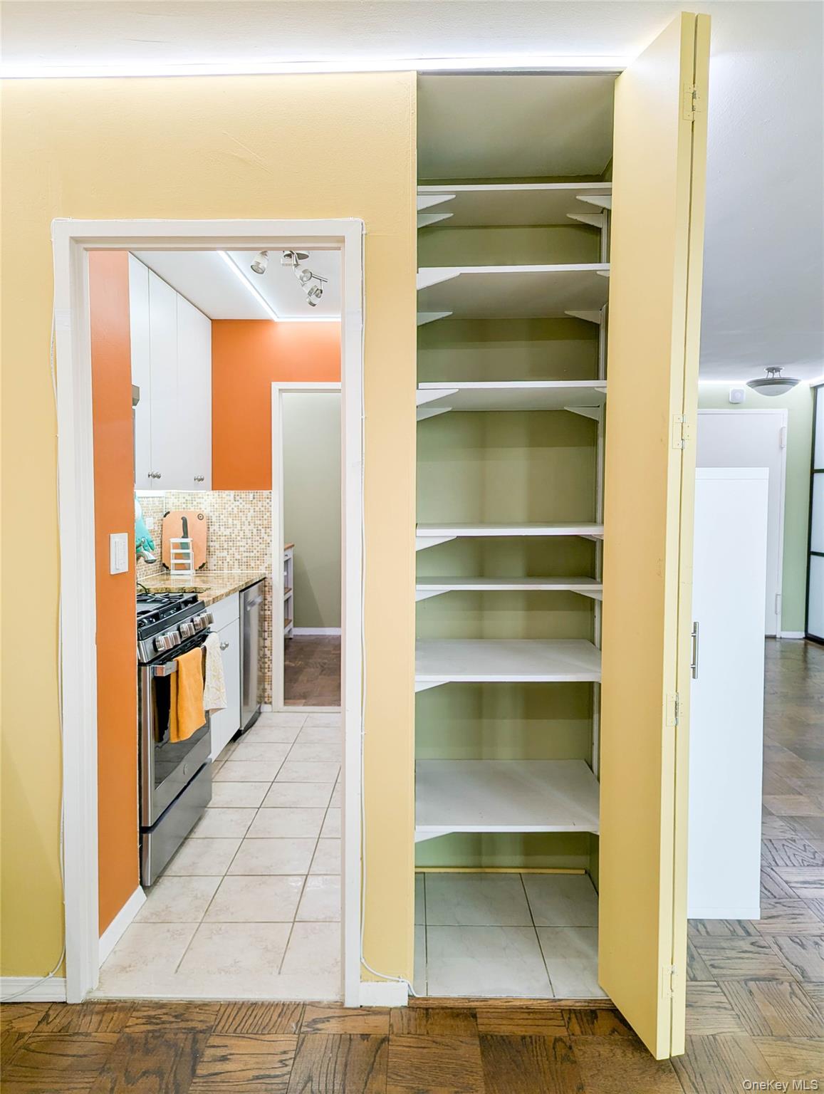 #13 photo, 100 E Hartsdale Avenue, Hartsdale , NY 10530