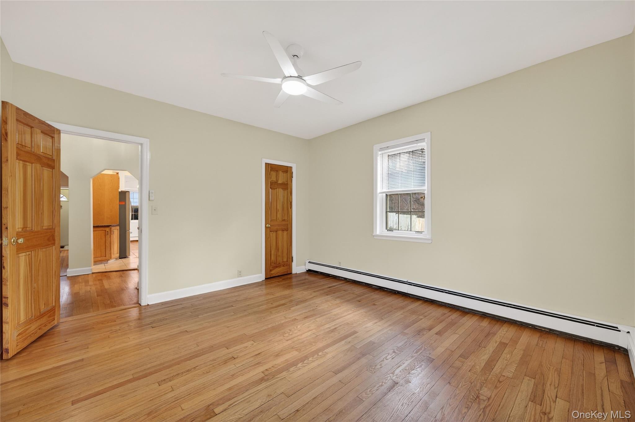 #10 photo, 3 Woodmere Avenue, ناسو Glenwood Landing , NY 11547