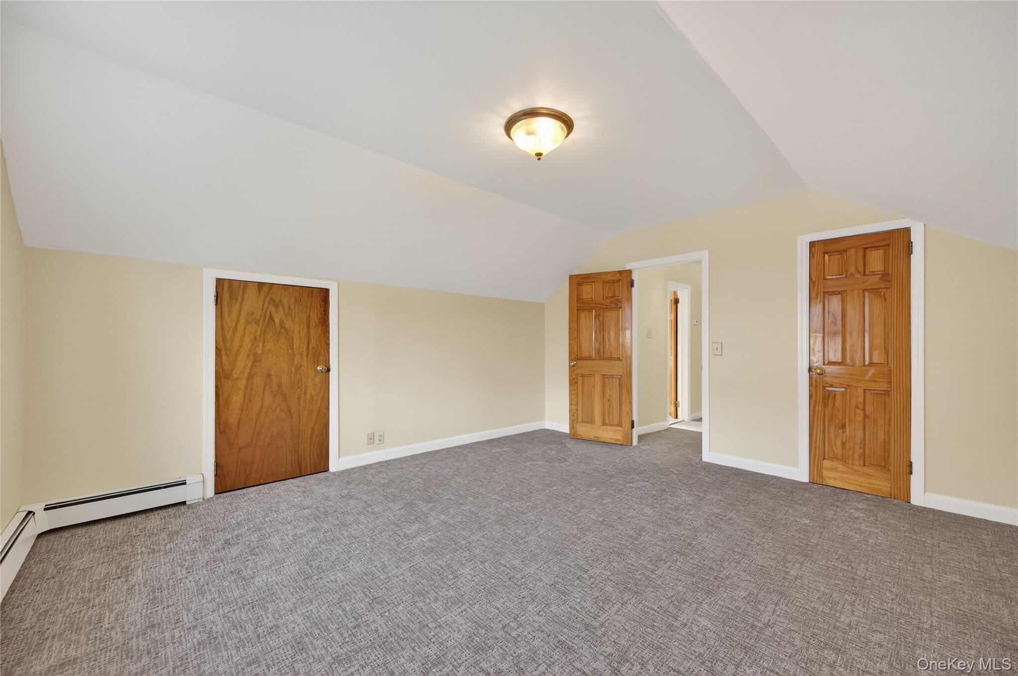 #14 photo, 3 Woodmere Avenue, ناسو Glenwood Landing , NY 11547