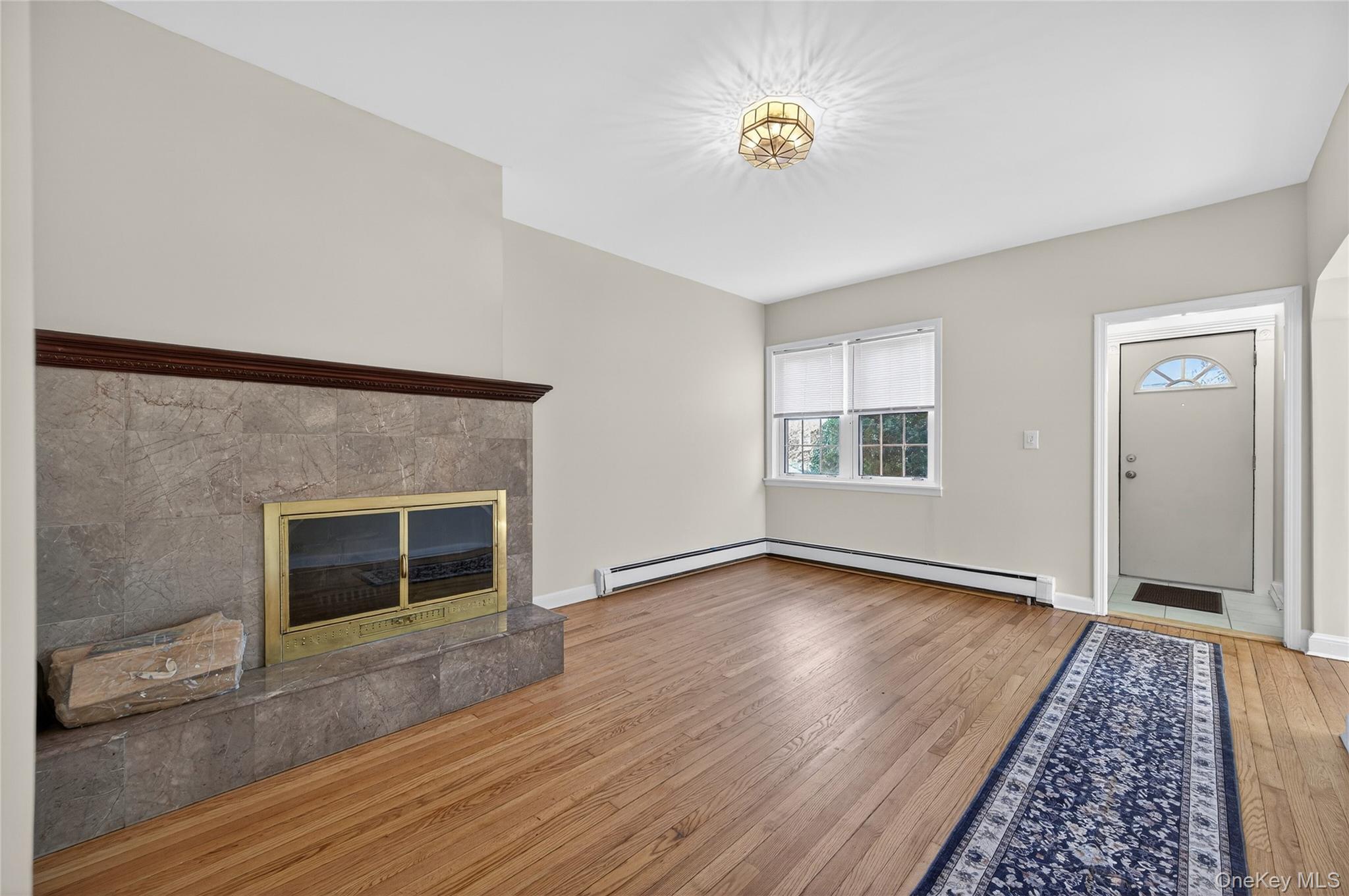 #3 photo, 3 Woodmere Avenue, ناسو Glenwood Landing , NY 11547