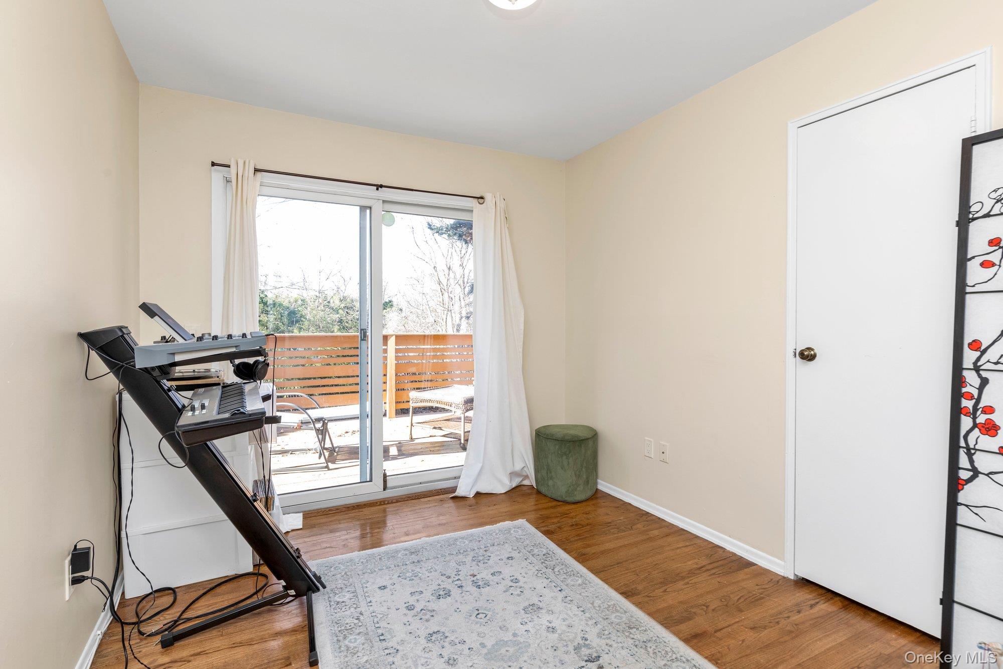 #8 photo, 7 Vilno Court, Саффолк ‖ Huntington Station , NY 11746