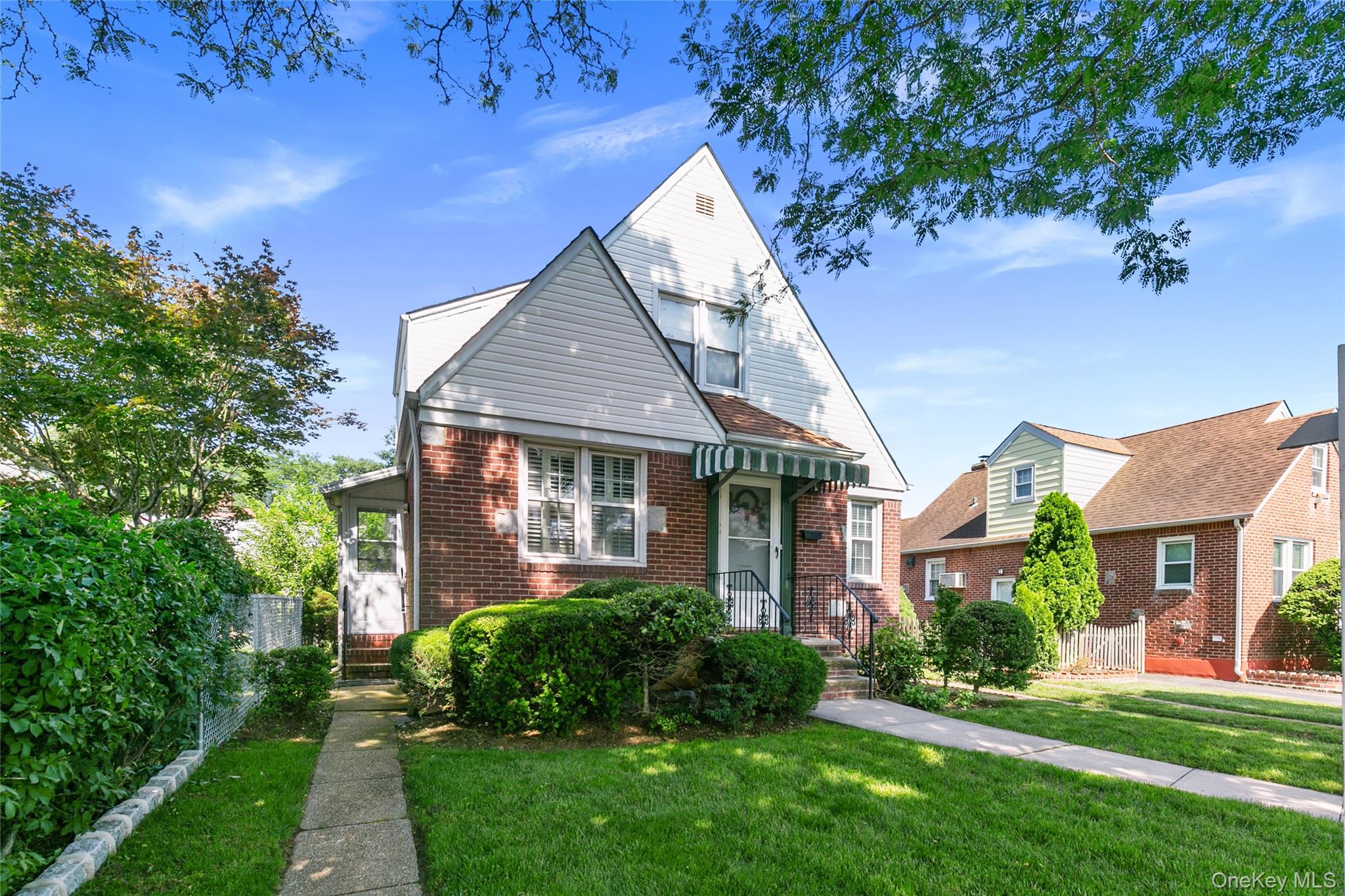 #1 photo, 8251 257th Street, كوينز Glen Oaks , NY 11004