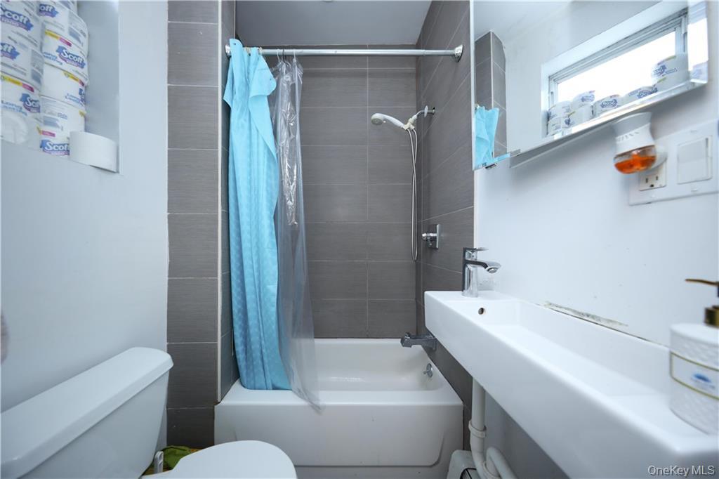 #13 photo, 22-08 120th Street, 皇后区 College Point , NY 11356