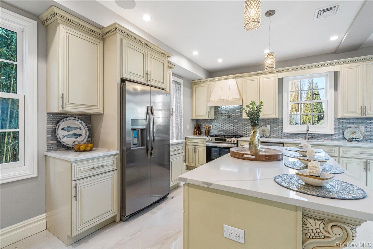 #12 photo, 233-17 38th Drive, 뉴욕퀸즈 Douglaston , NY 11363