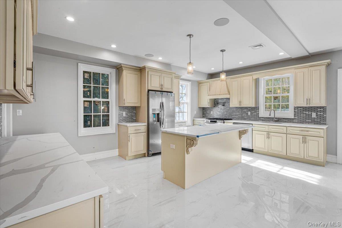 #15 photo, 233-17 38th Drive, 뉴욕퀸즈 Douglaston , NY 11363