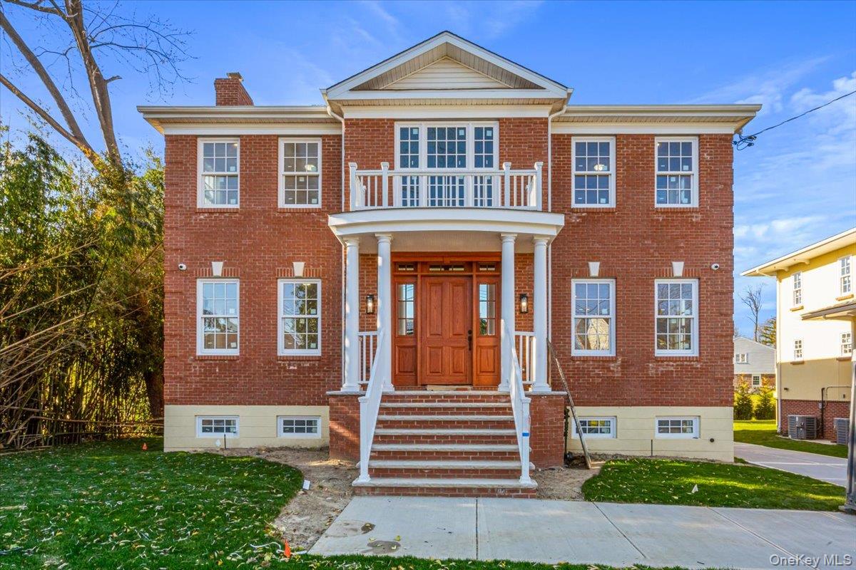 #2 photo, 233-17 38th Drive, 뉴욕퀸즈 Douglaston , NY 11363