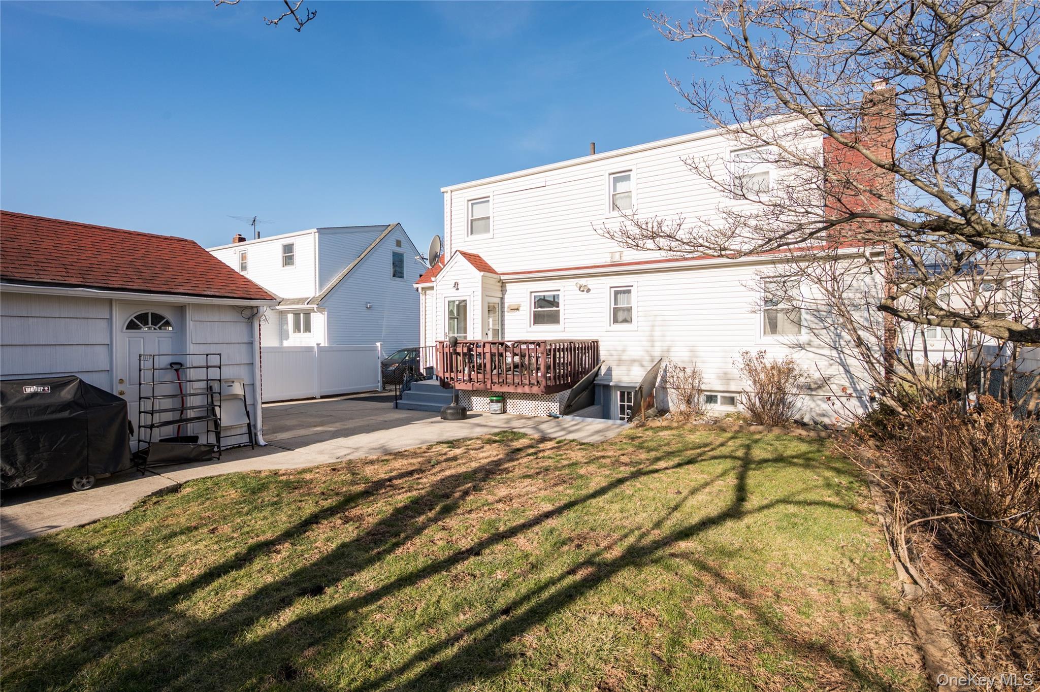 #20 photo, 30 1St Street, 롱 아일랜드 New Hyde Park , NY 11040