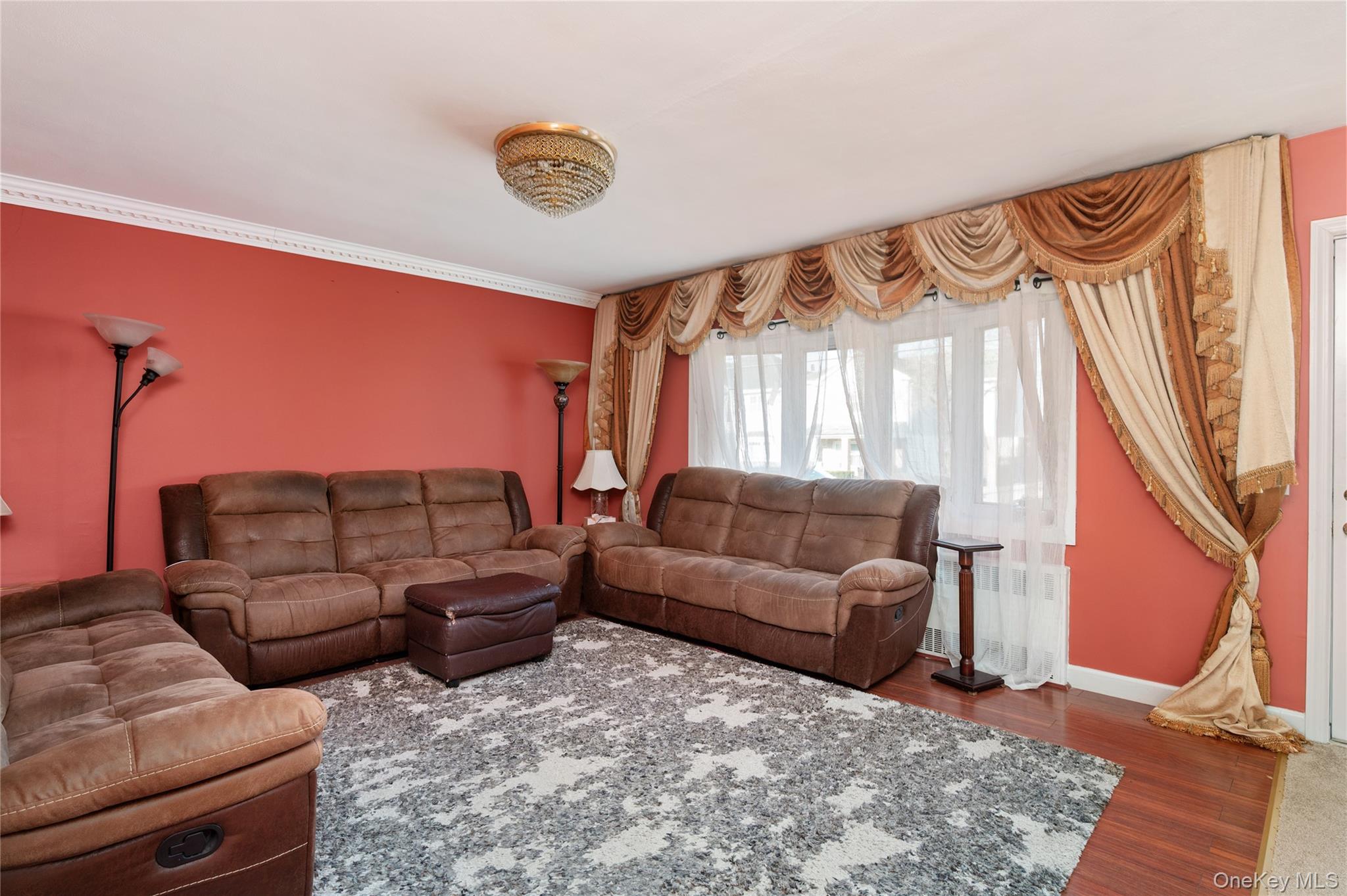 #4 photo, 30 1St Street, 롱 아일랜드 New Hyde Park , NY 11040