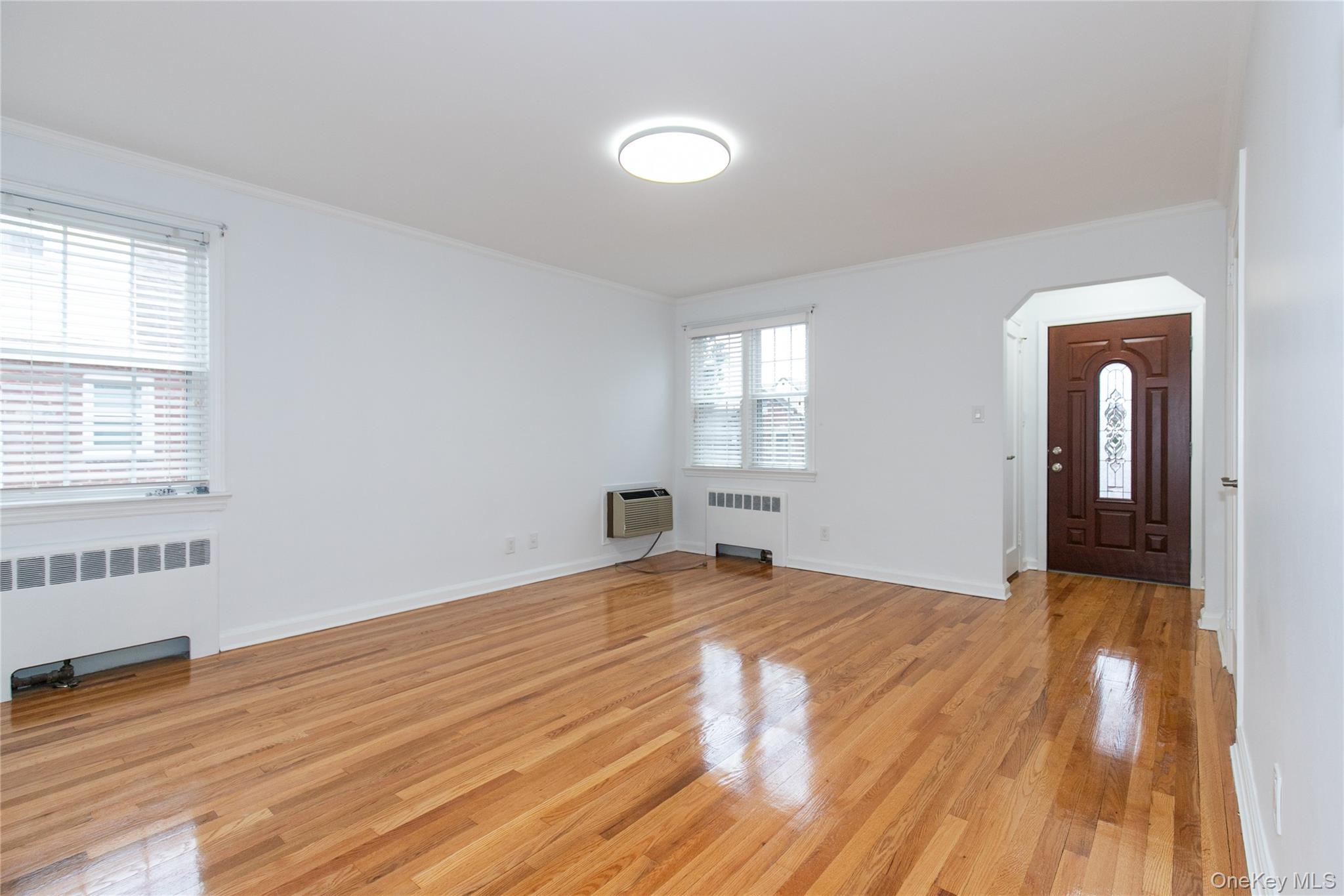 #15 photo, 82-51 257th, 皇后區 Glen Oaks , NY 11004