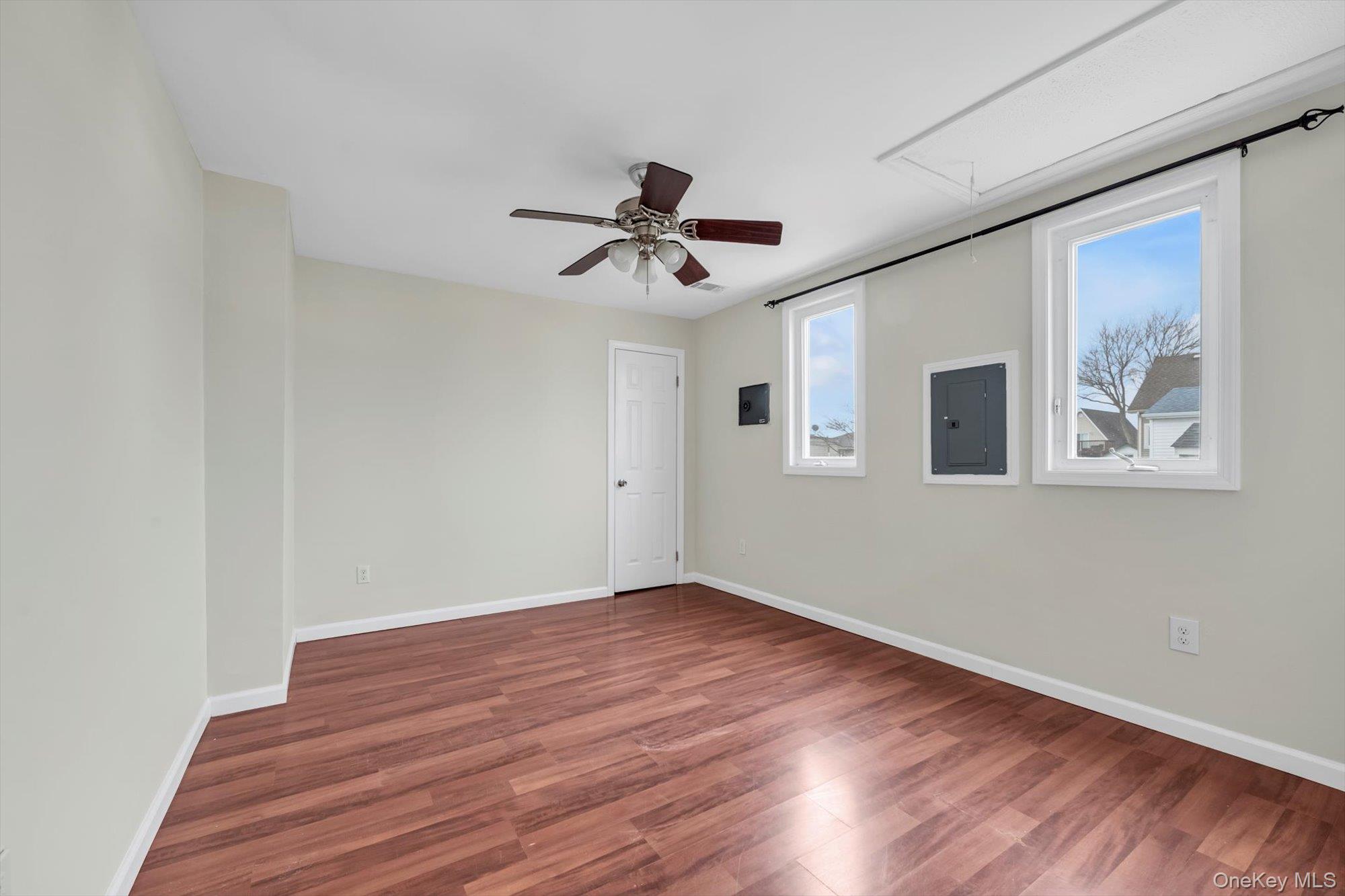 #11 photo, 10 Fulton Street, 롱 아일랜드 East Rockaway , NY 11518