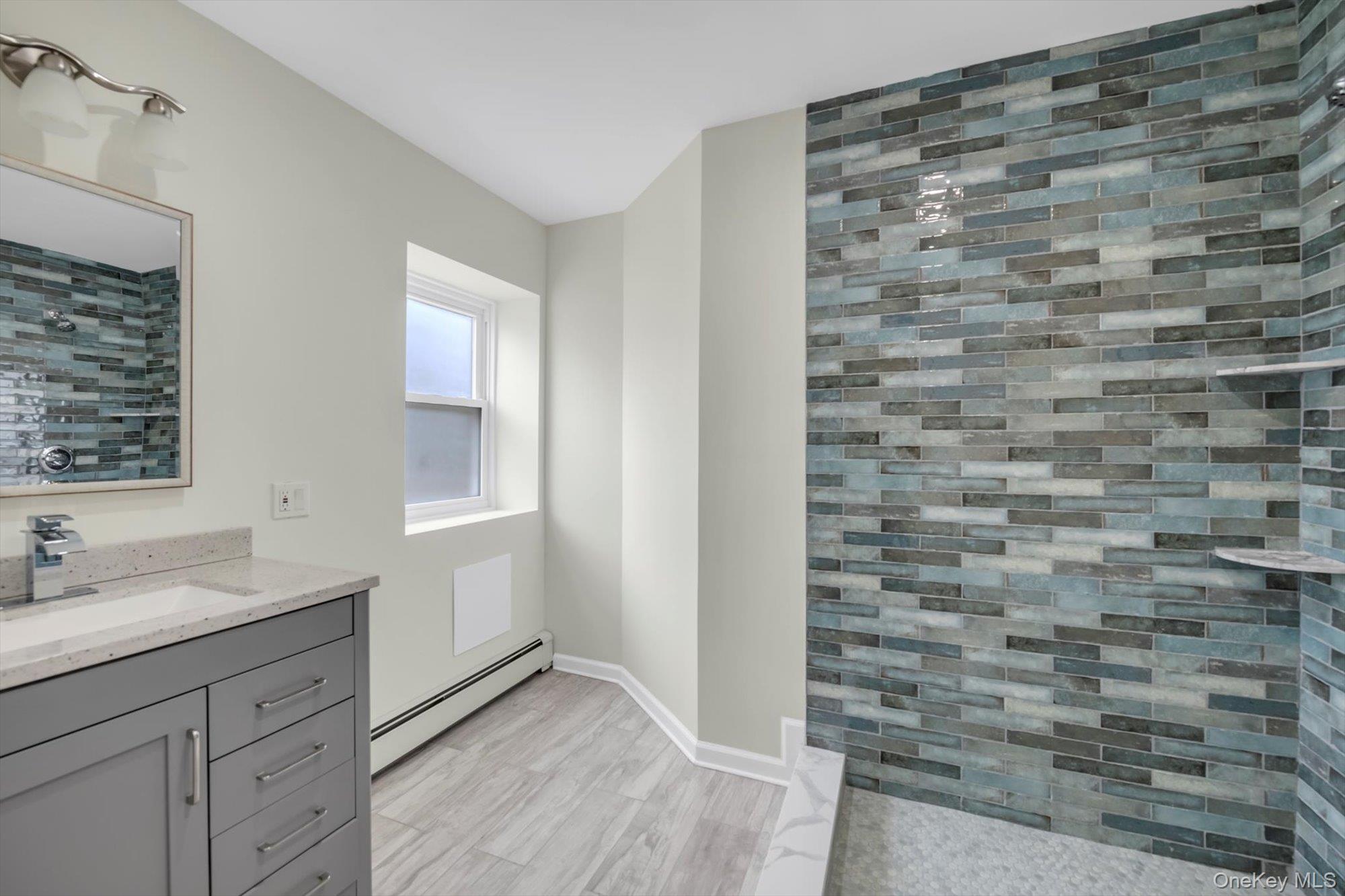 #13 photo, 10 Fulton Street, 롱 아일랜드 East Rockaway , NY 11518