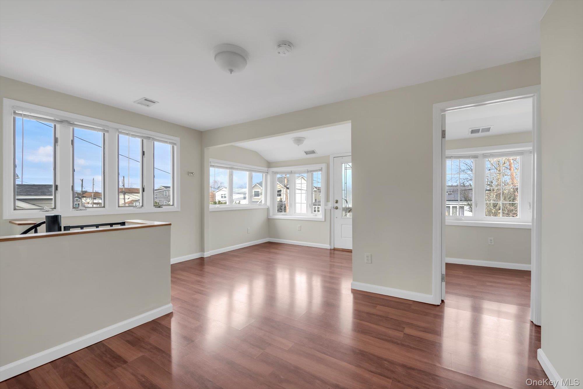 #5 photo, 10 Fulton Street, 롱 아일랜드 East Rockaway , NY 11518