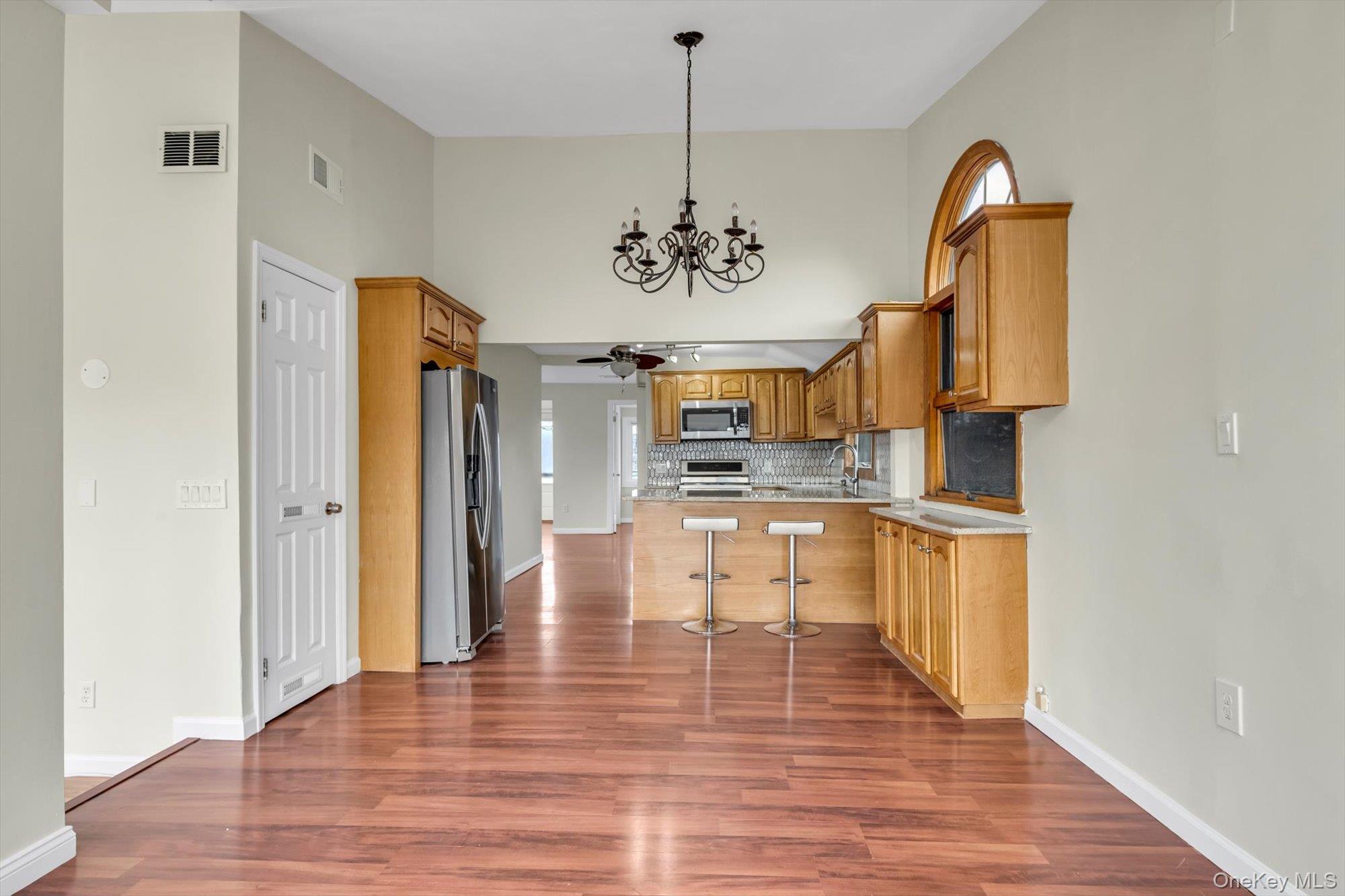 #9 photo, 10 Fulton Street, 롱 아일랜드 East Rockaway , NY 11518