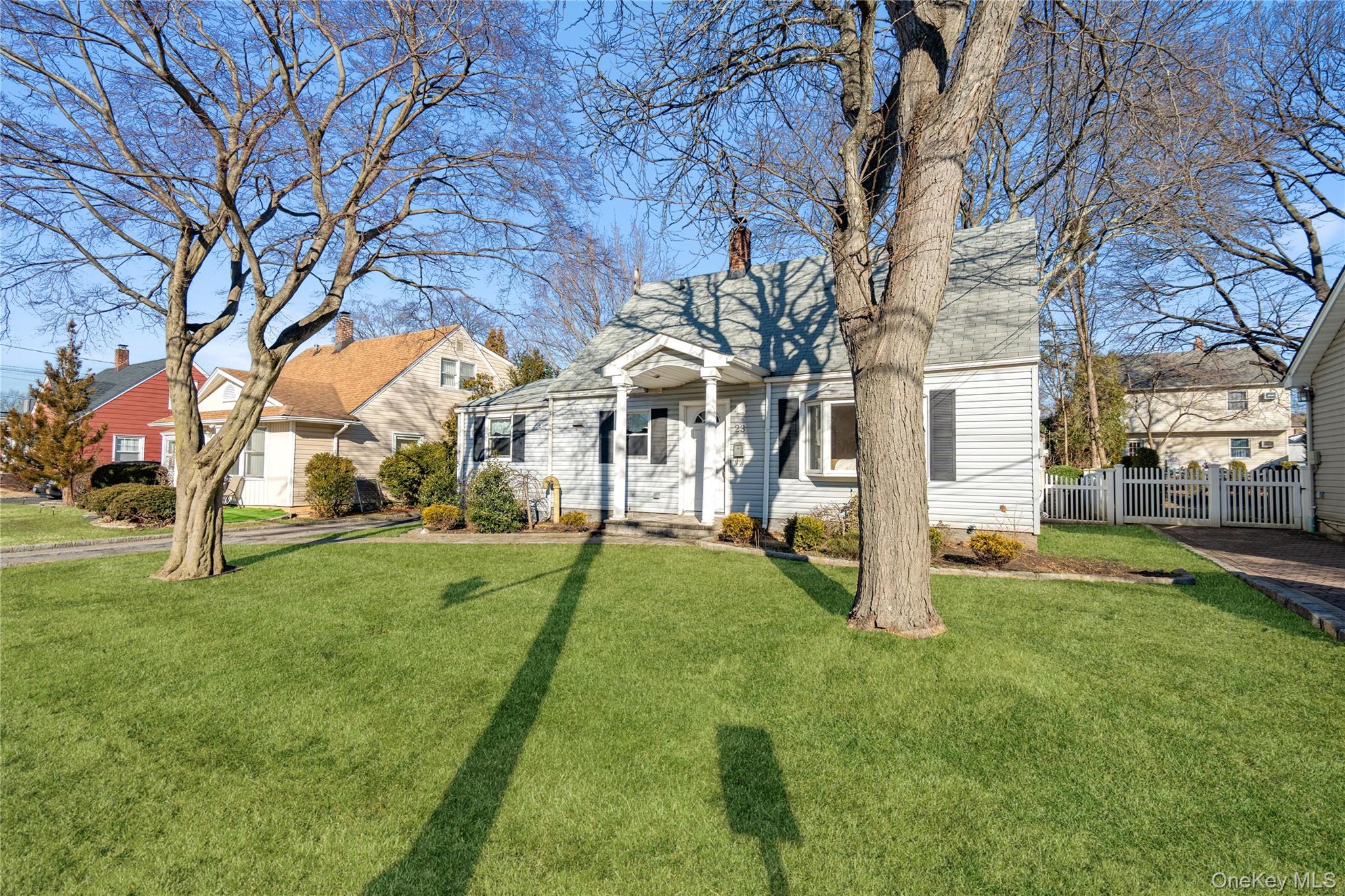 #2 photo, 23 Harvard Street, 롱 아일랜드 Roslyn Heights , NY 11577