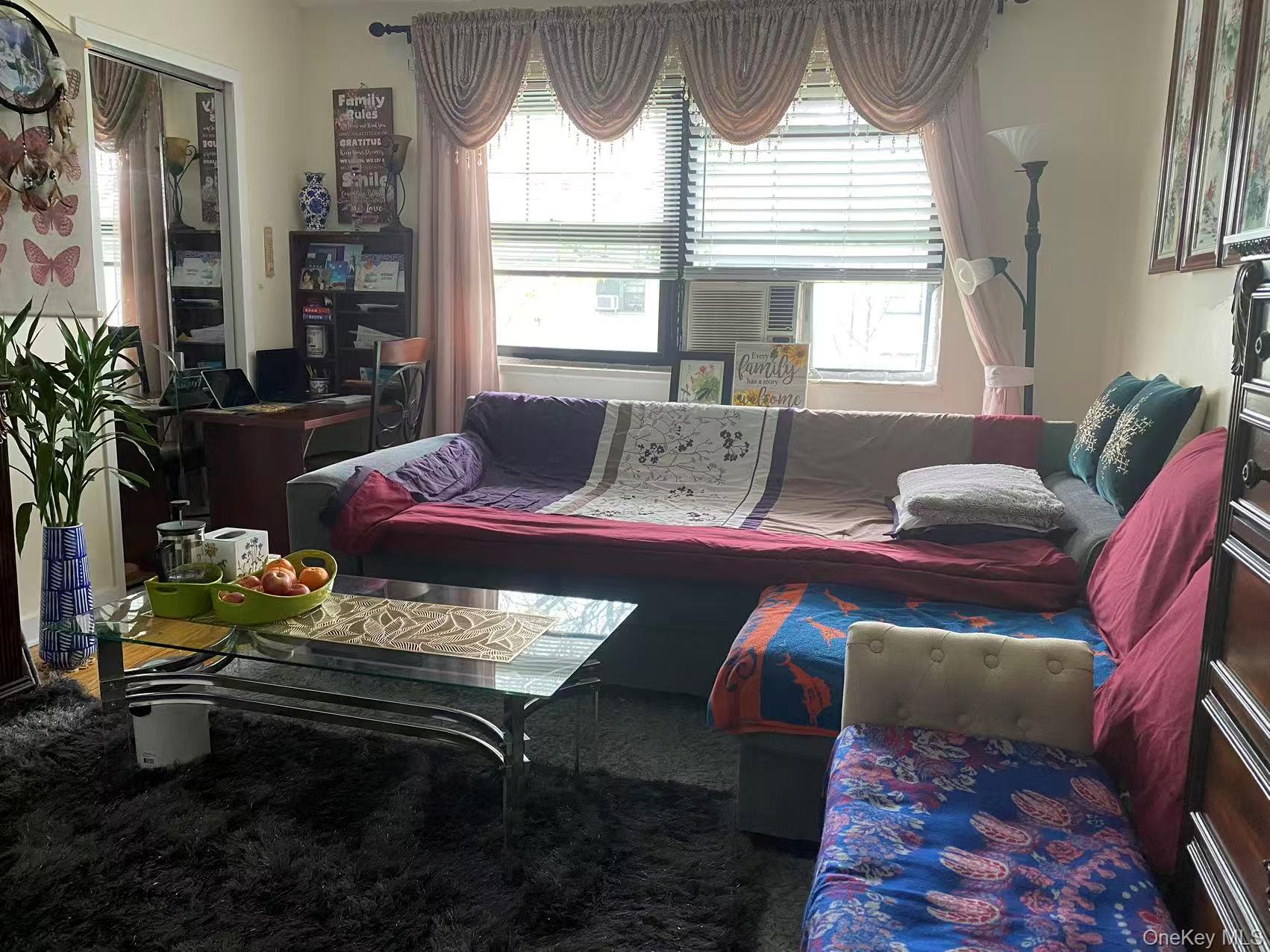 #4 photo, 6912 138th Street, क्यू गार्डन्स Kew Garden Hills , NY 11367