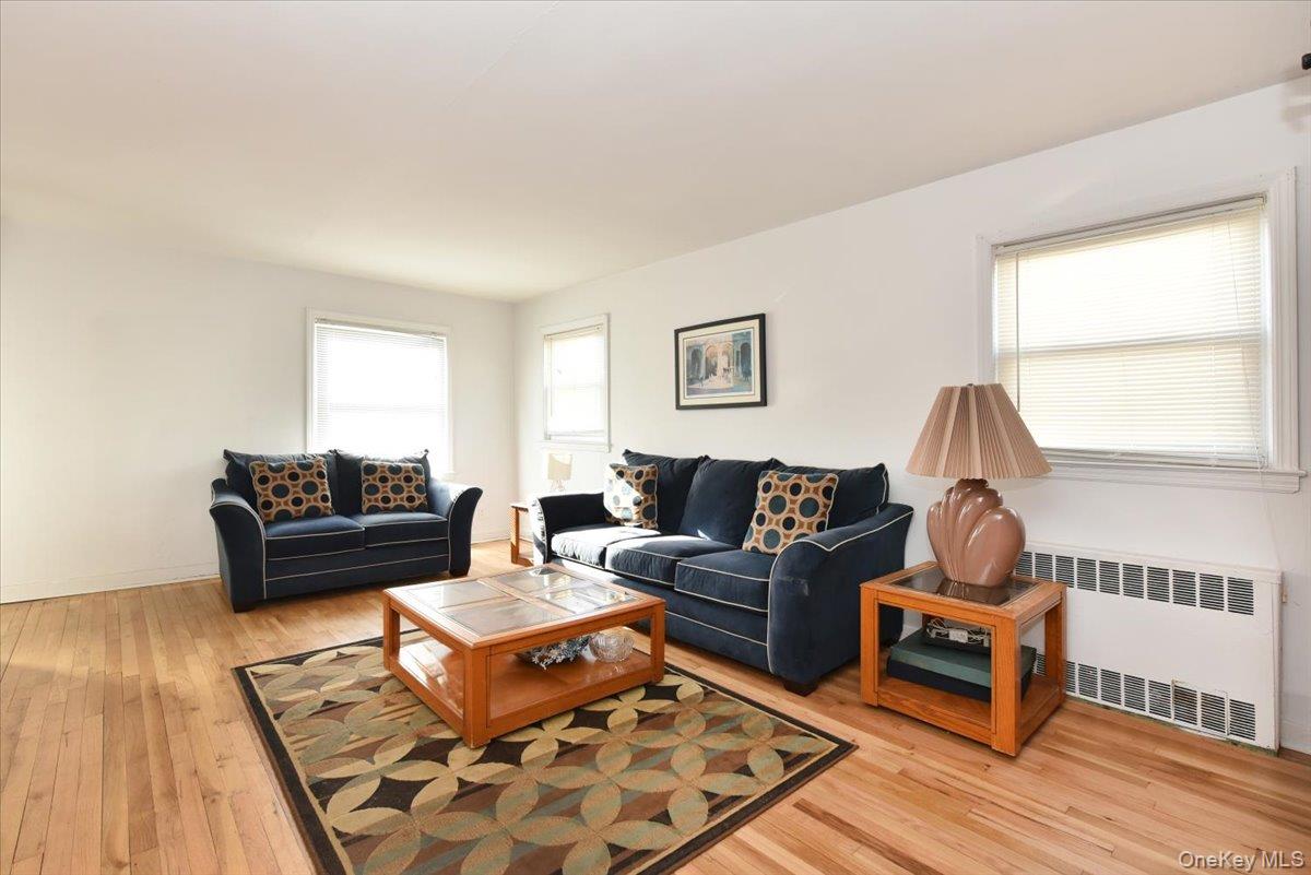 #4 photo, 529 Stratford Road, 롱 아일랜드 South Hempstead , NY 11550